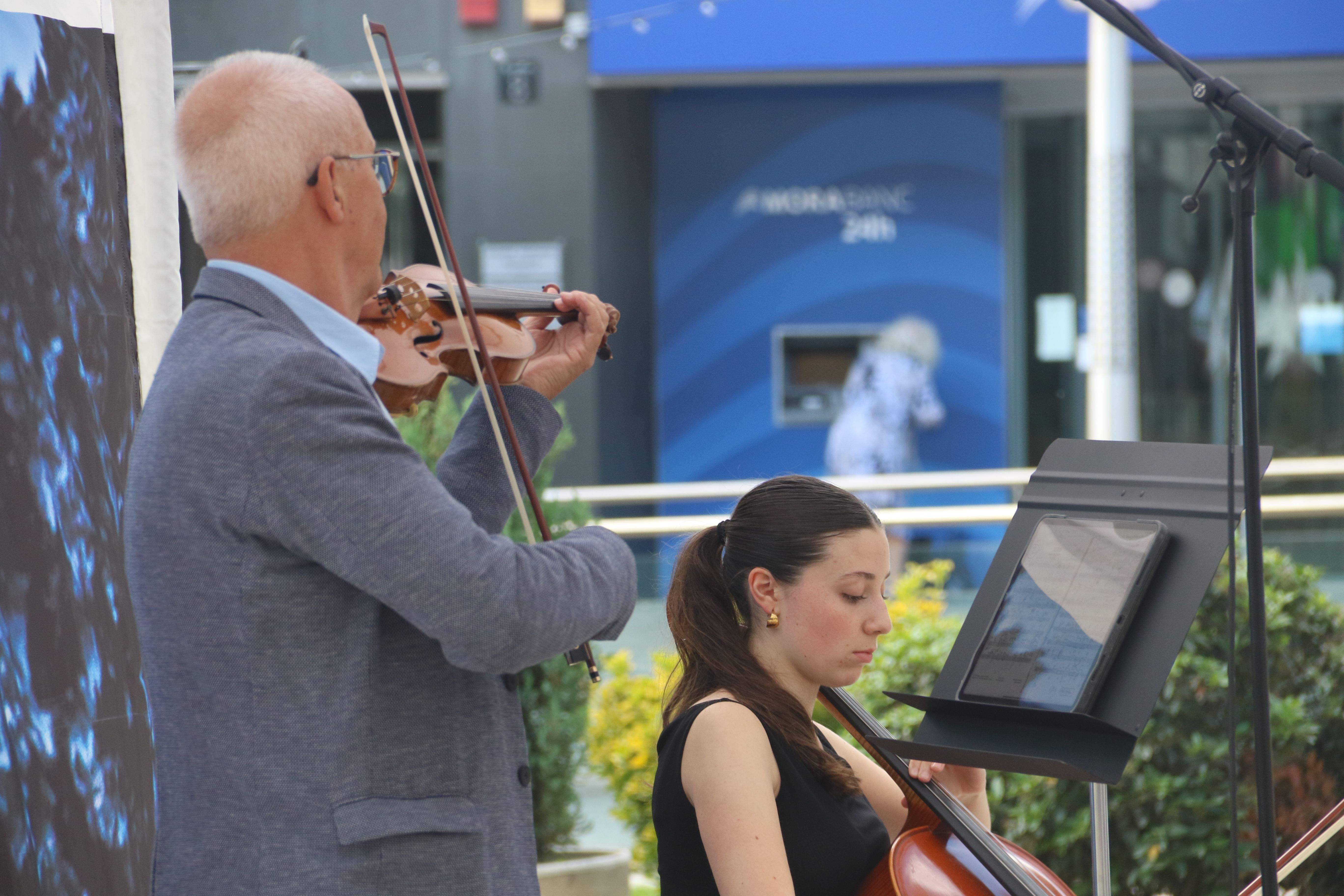 Gerard Claret i Paula Gonzàlez de Alaiza. Gerard Claret i Paula Gonzàlez de Alaiza.