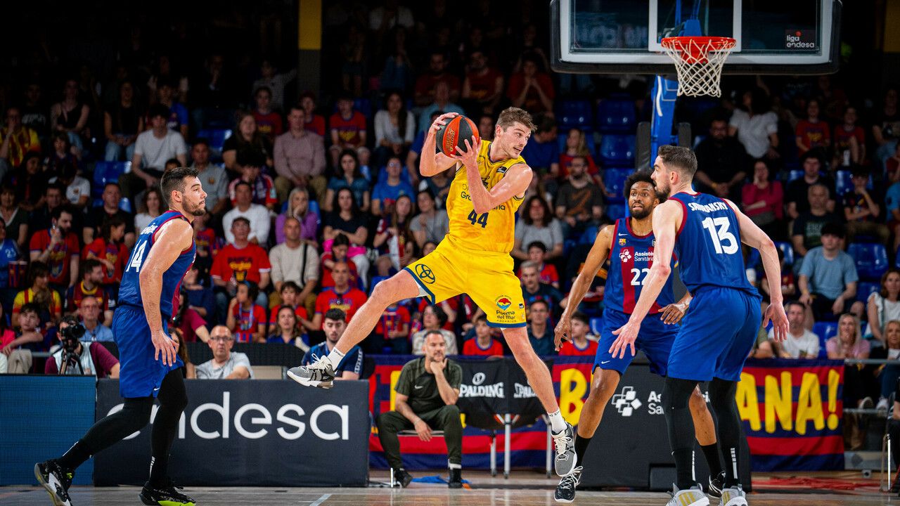 Ben Lammers en un partit entre el Gran Canària i el Barça.