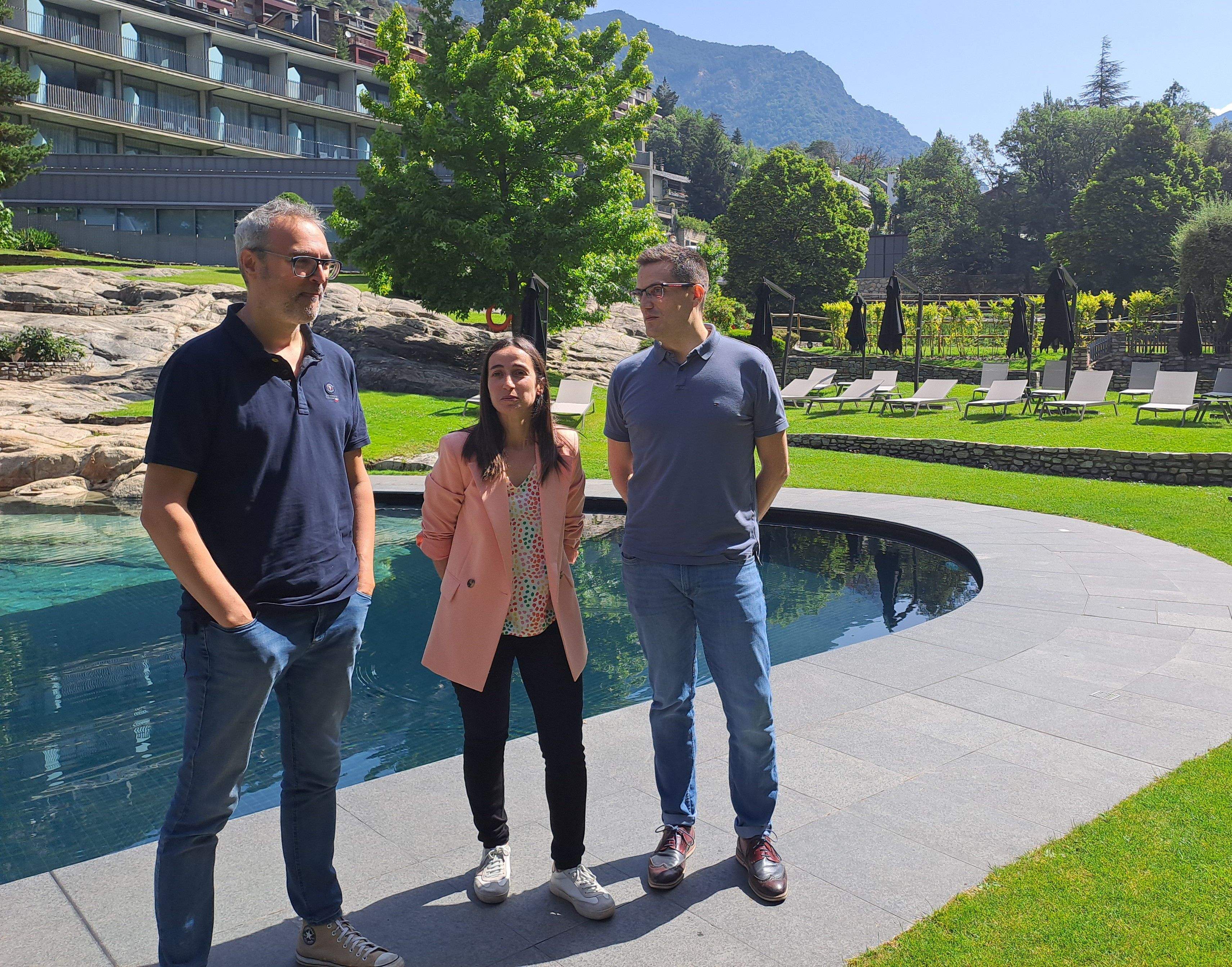 Vilella i Sabata, amb Losada al centre, han donat detalls del projecte.