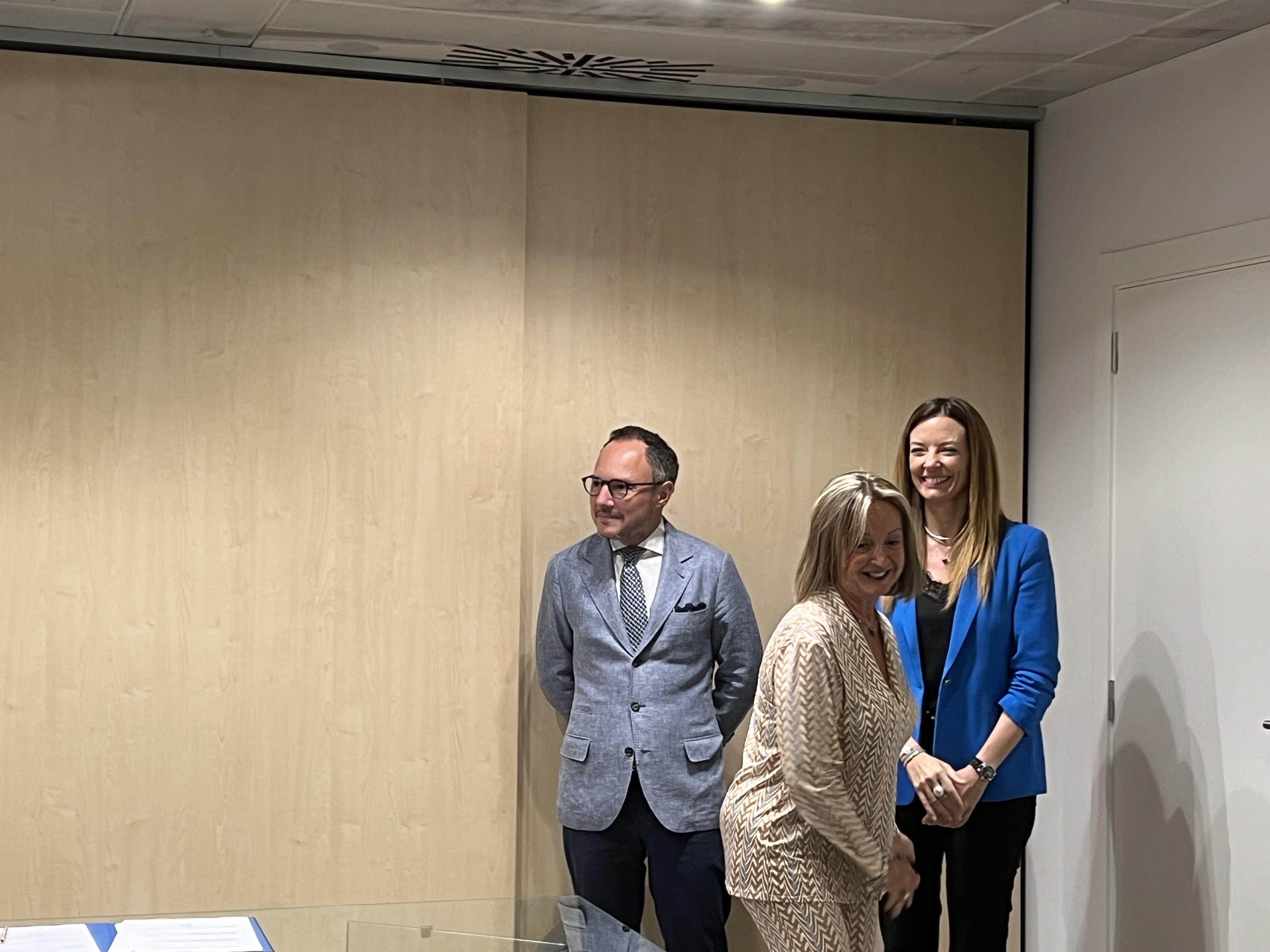 Maria Carme Lamelas ha firmat en nom de la Visura Ciutadana. Maria Carme Lamelas ha firmat en nom de la Visura Ciutadana.