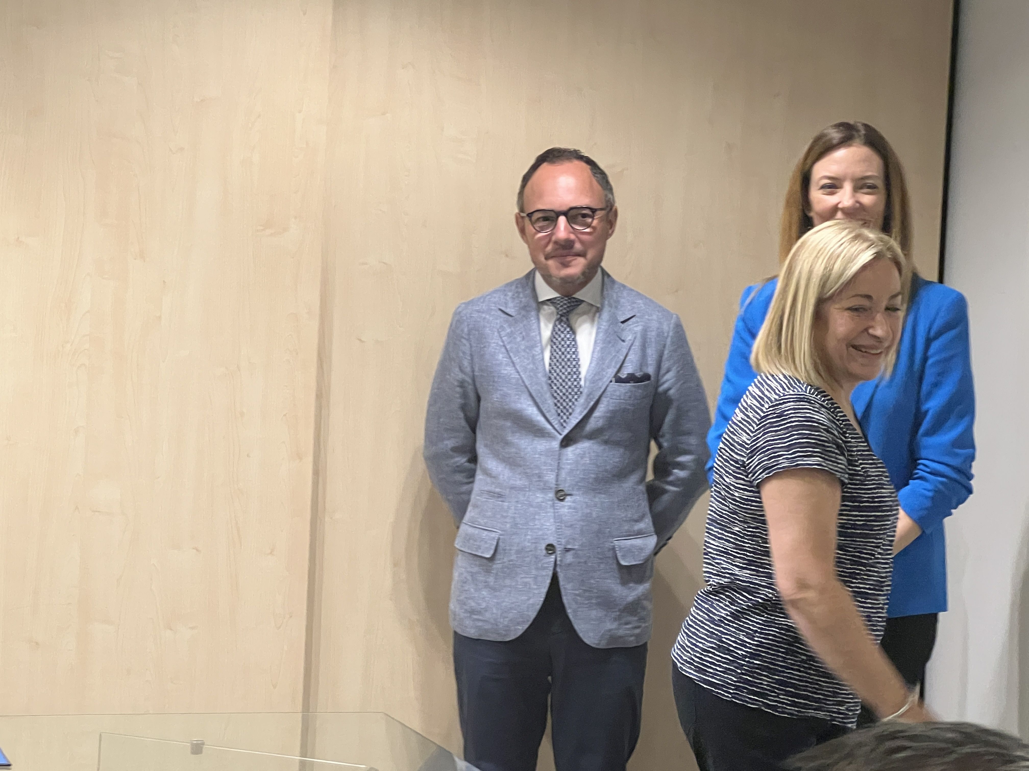 Carme Ballester ha signat en nom de l'Associació de TCAIs Carme Ballester ha signat en nom de l'Associació de TCAIs