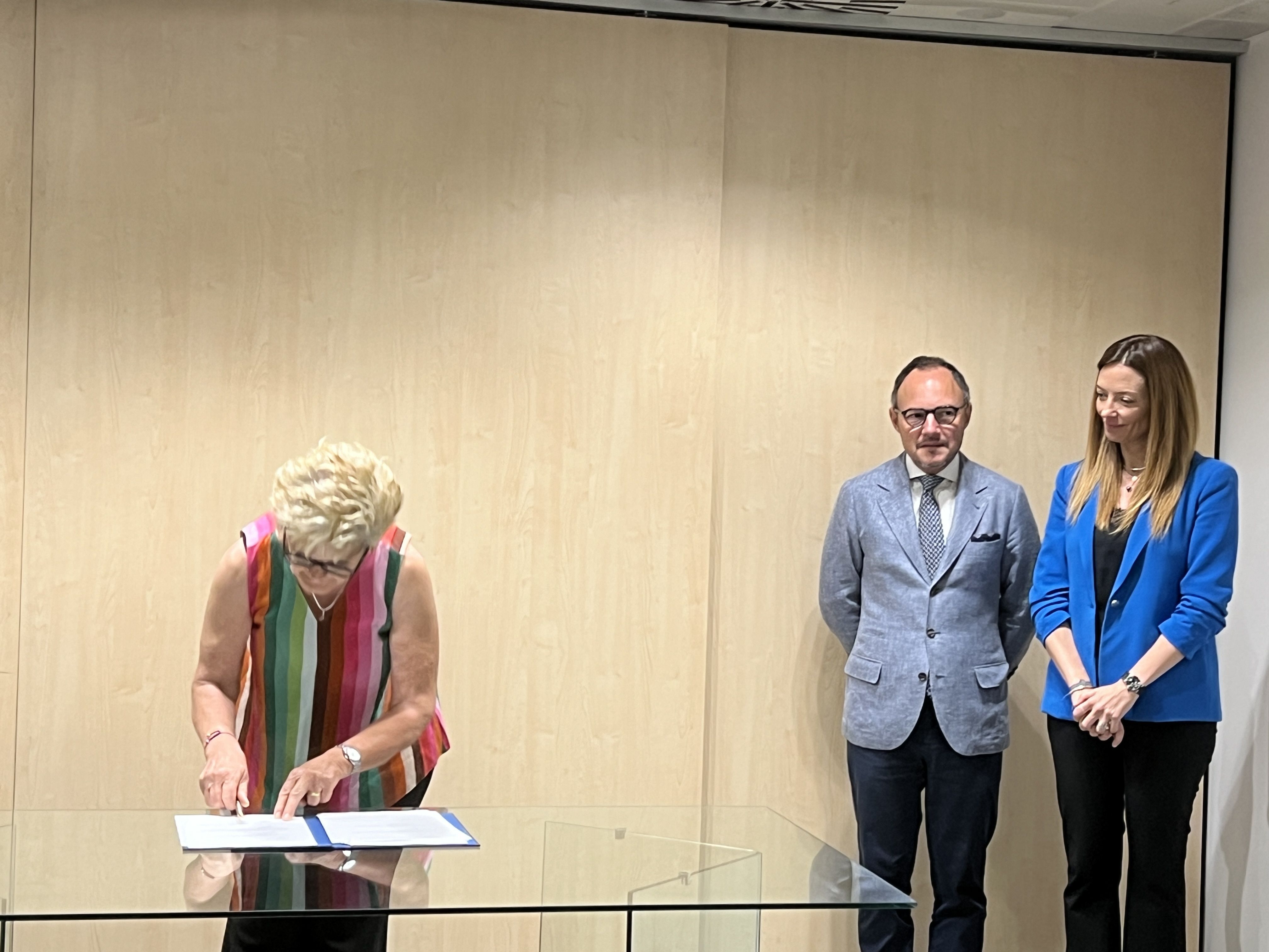 Dolors Orteu ha estat la representant de l'Associació Andorrana de la Malaltia de l'Alzheimer. Dolors Orteu ha estat la representant de l'Associació Andorrana de la Malaltia de l'Alzheimer.