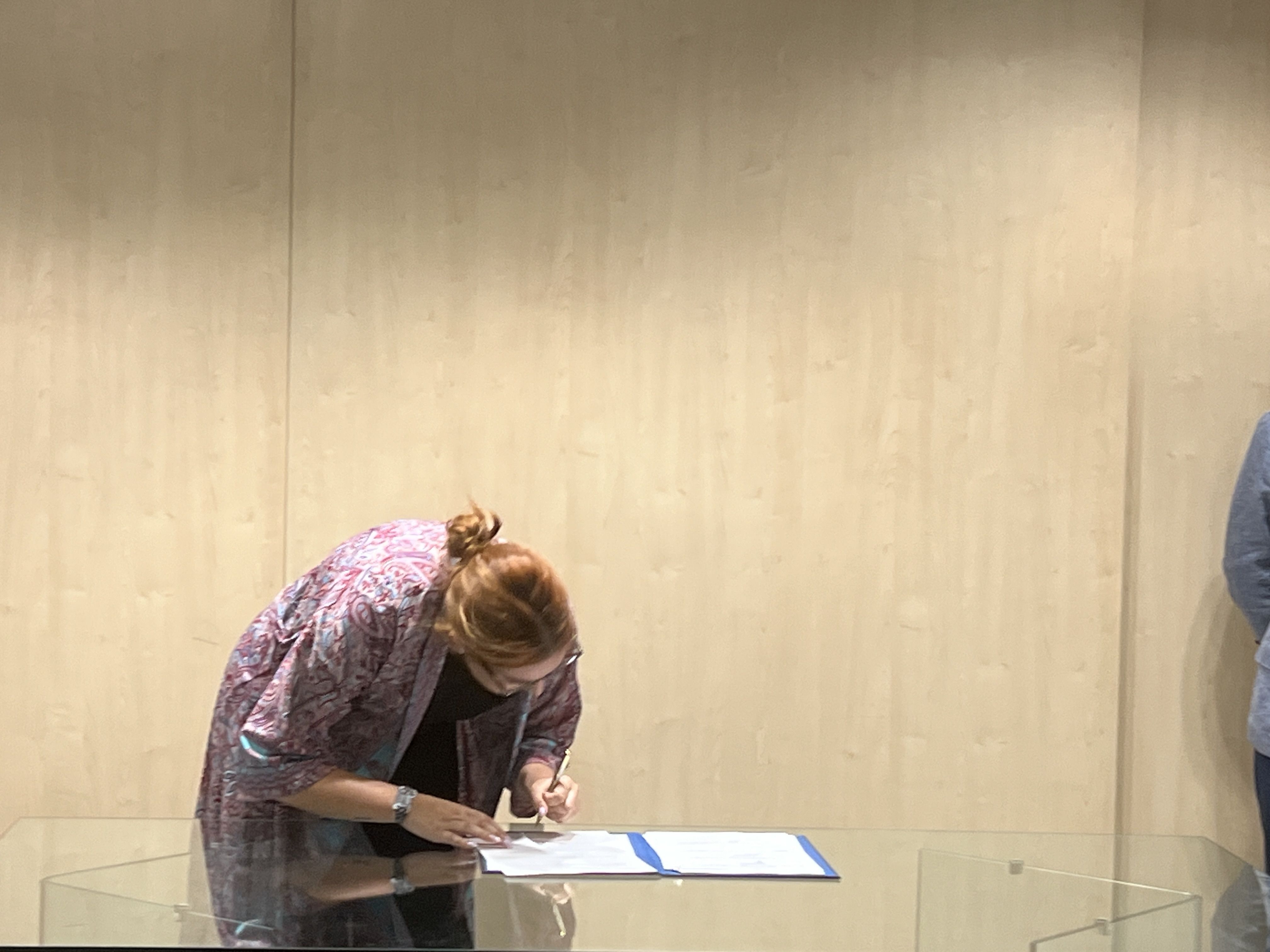 Andrea Saiz, directora, ha signat en nom de la residència Salita. Andrea Saiz, directora, ha signat en nom de la residència Salita.