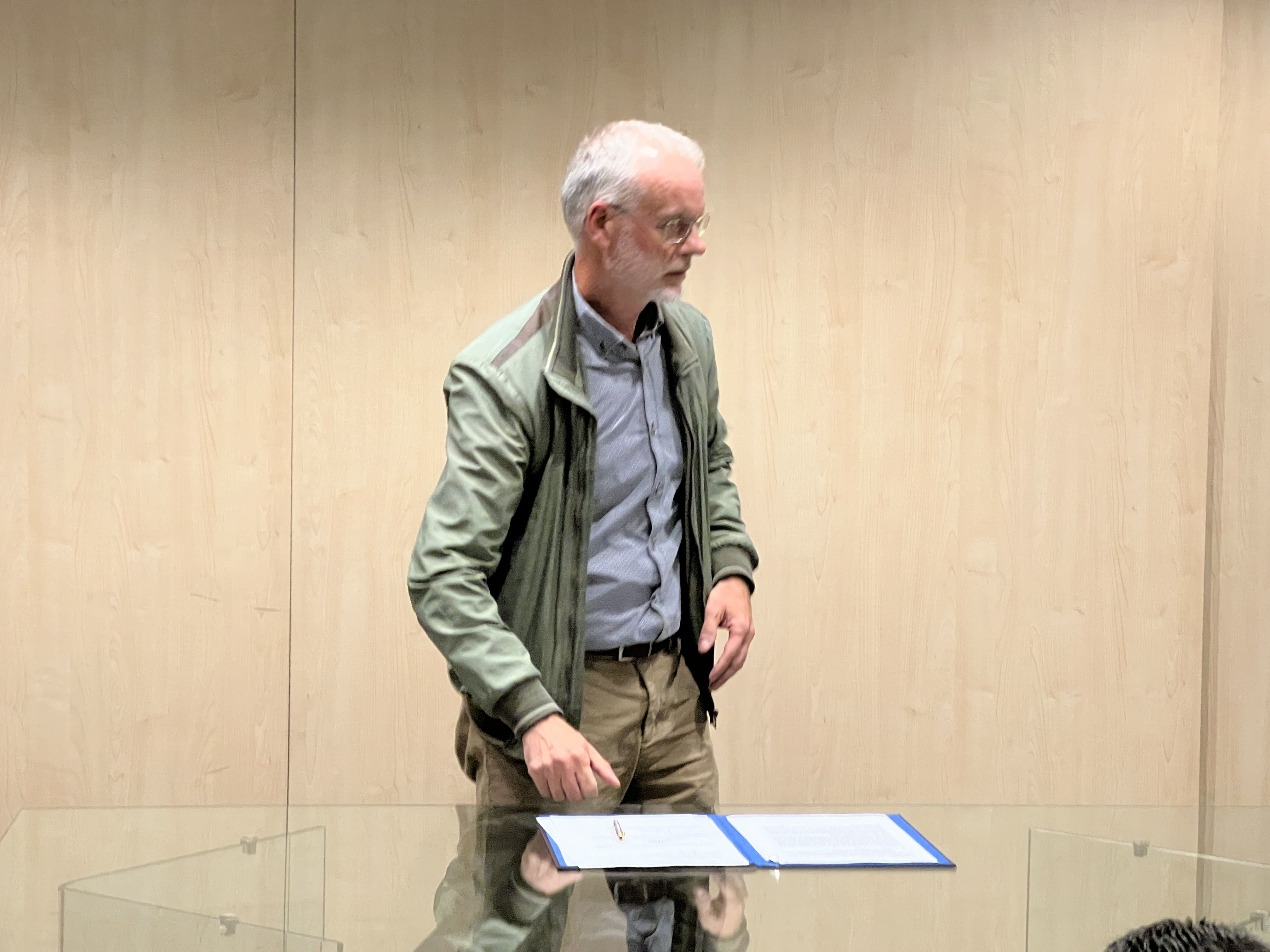 Josep Roig ha estampat la firma en nom d'SDP. Josep Roig ha estampat la firma en nom d'SDP.