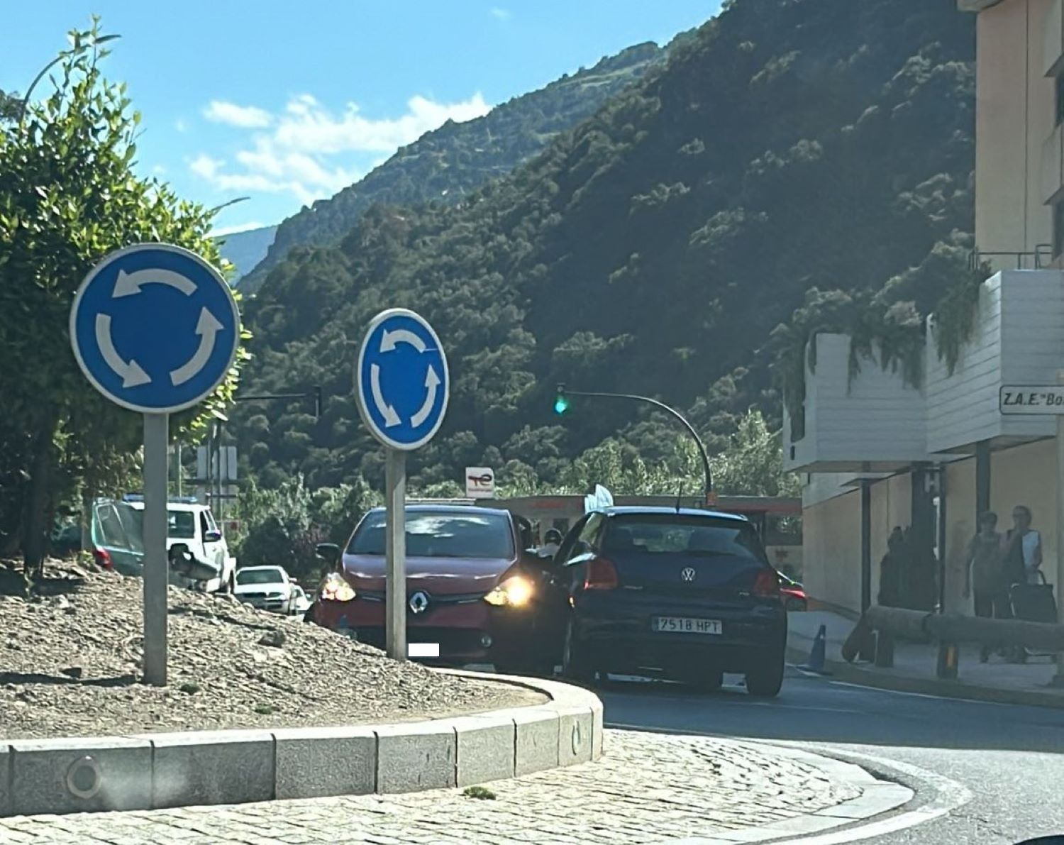 La topada ha estat entre dos turismes.