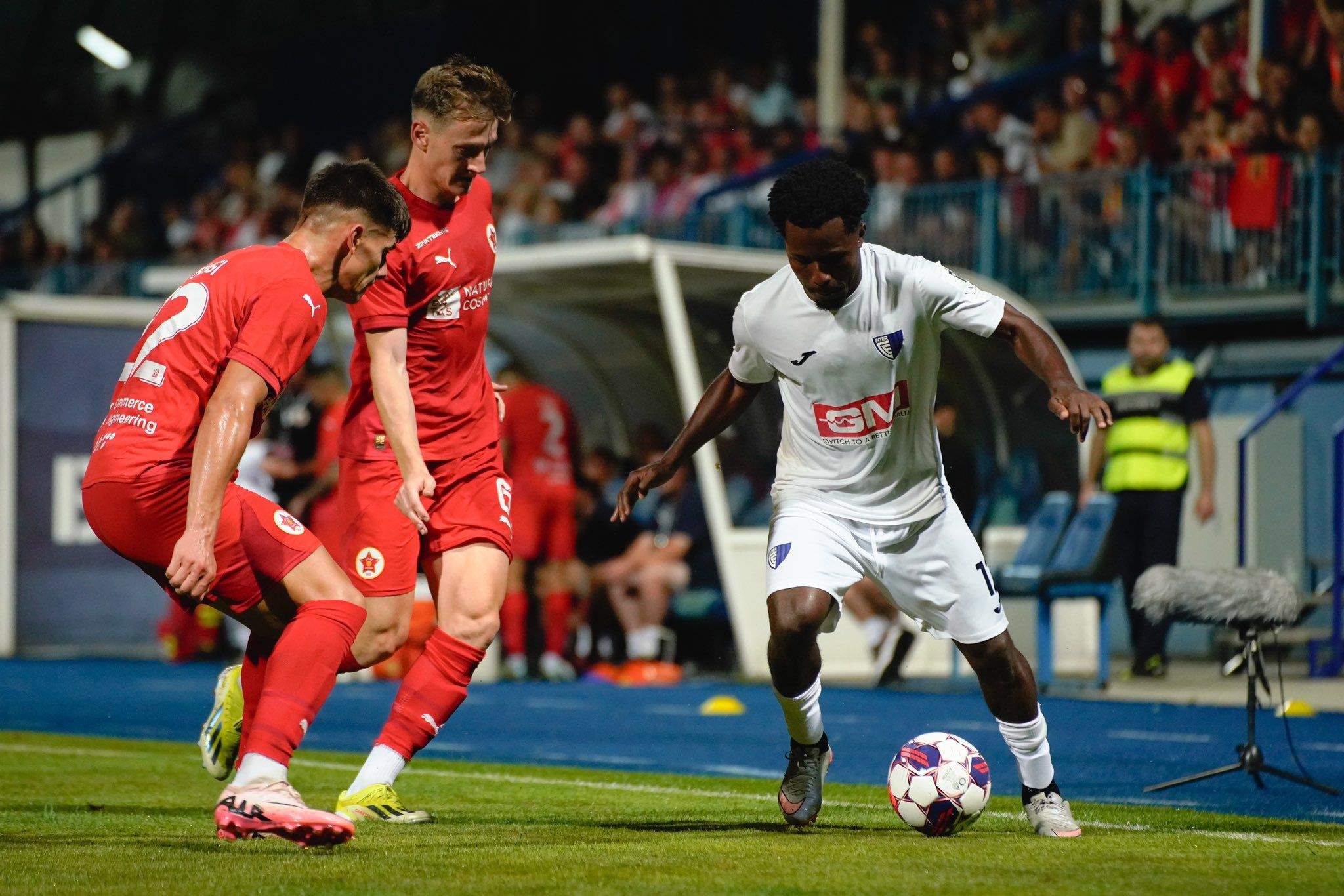 El duel entre Velez Mostar i Inter d'Escaldes ha estat molt intens.