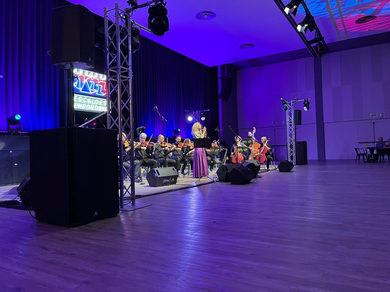 L’actuació de Carmen Canela i l’Orquestra Nacional Clàssica d’Andorra (ONCA).