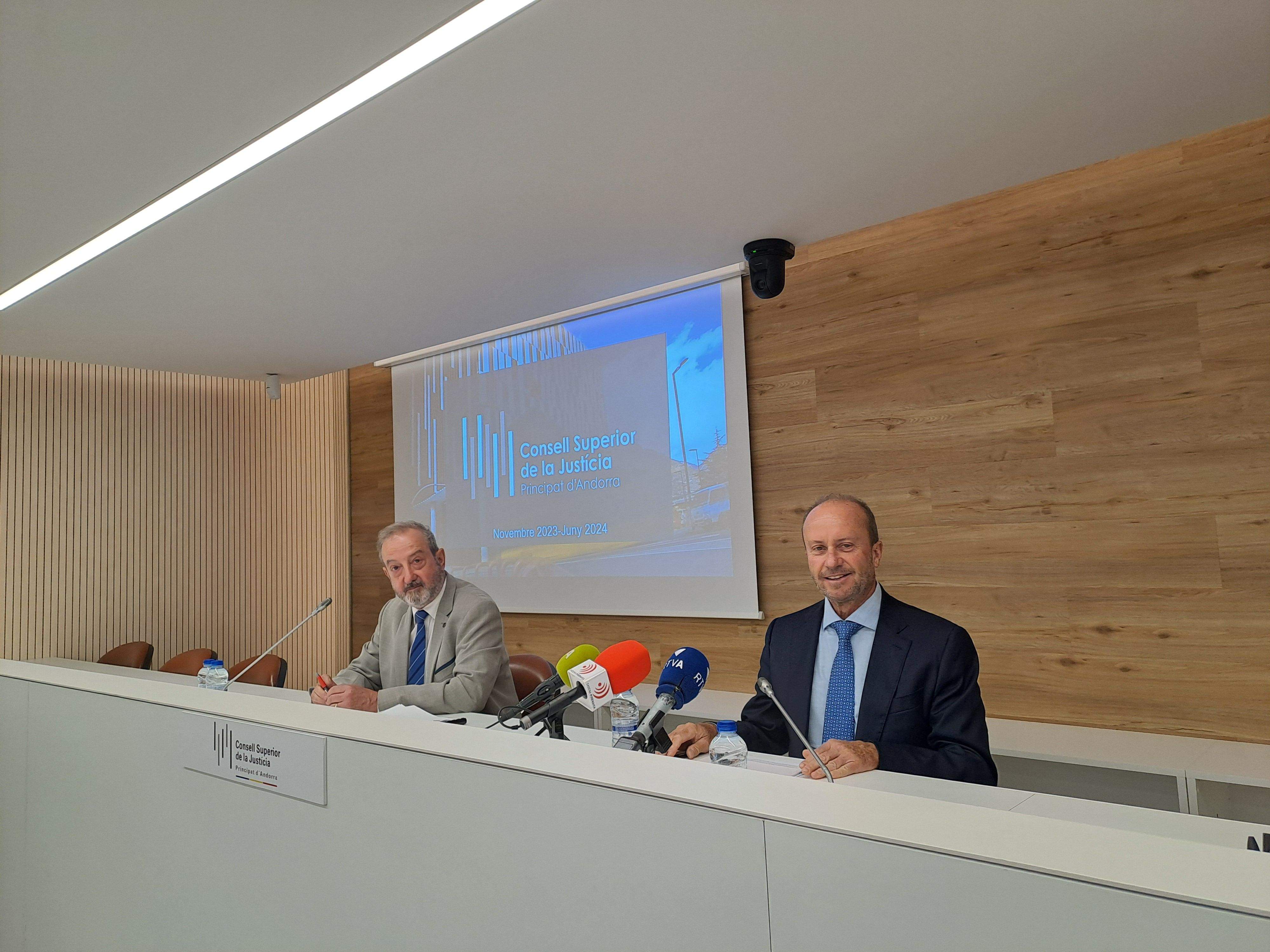 Fiñana i Rossell, durant la roda de premsa.