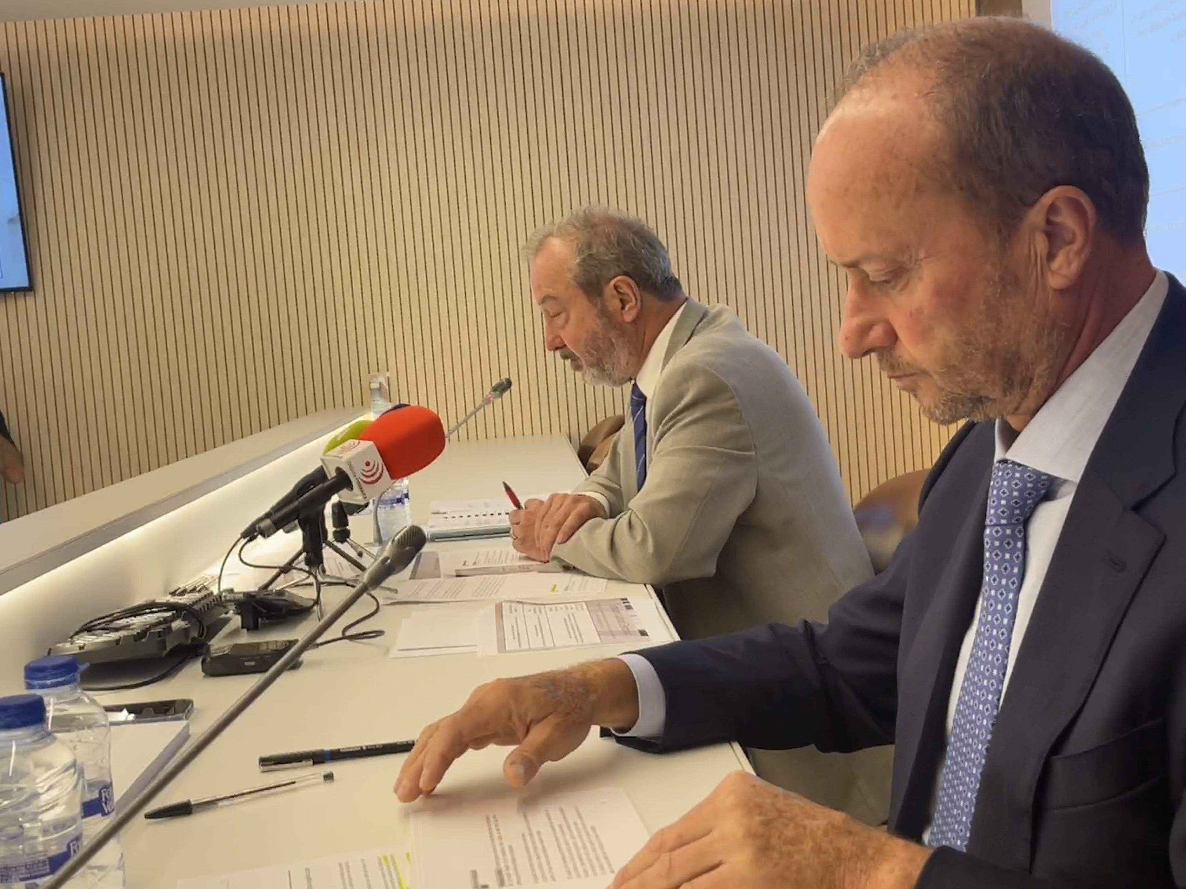 Fiñana i Rossell, durant la compareixença.