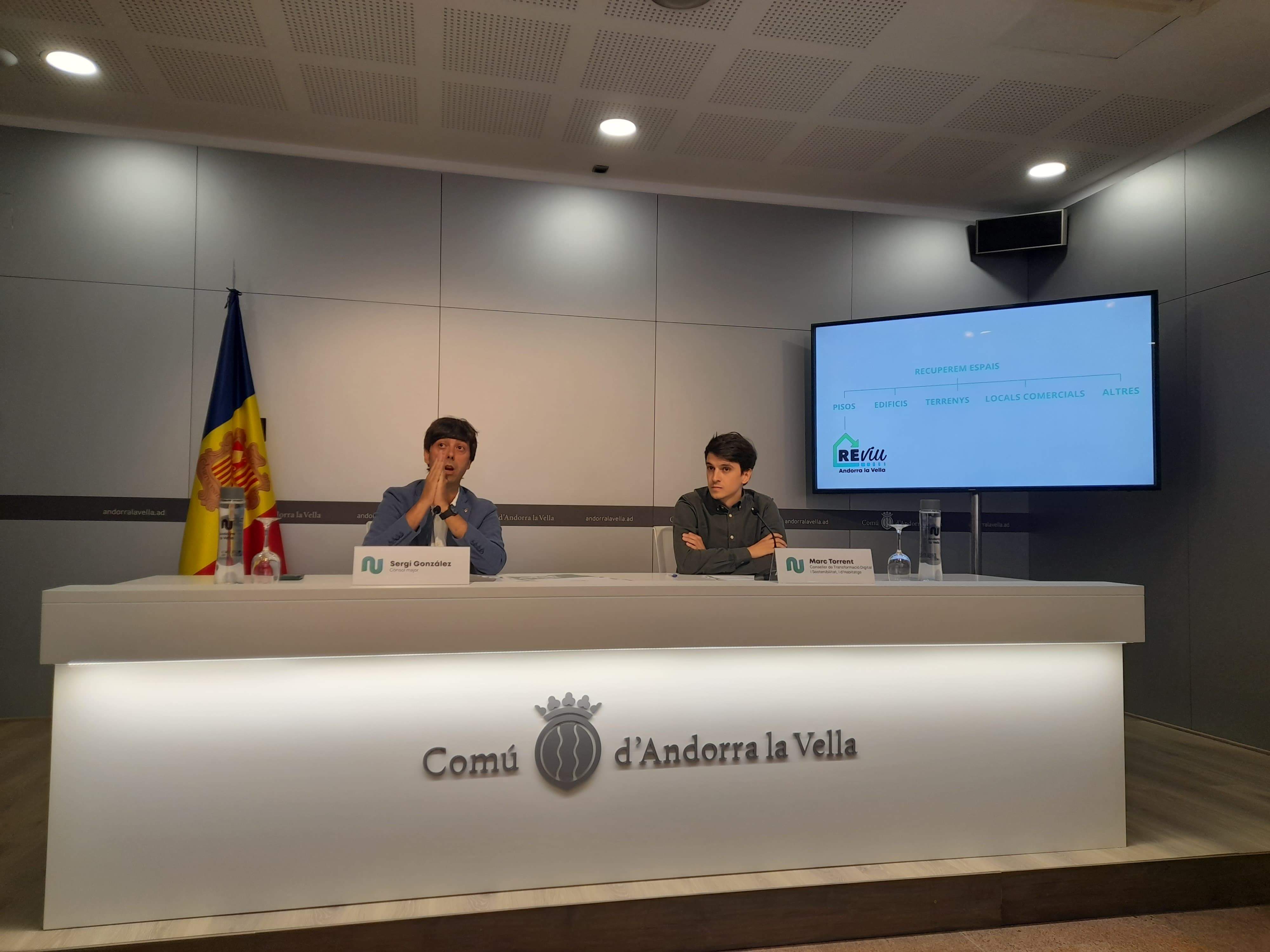 Sergi González i Marc Torrent durant la presentació del programa 'Reviu'.