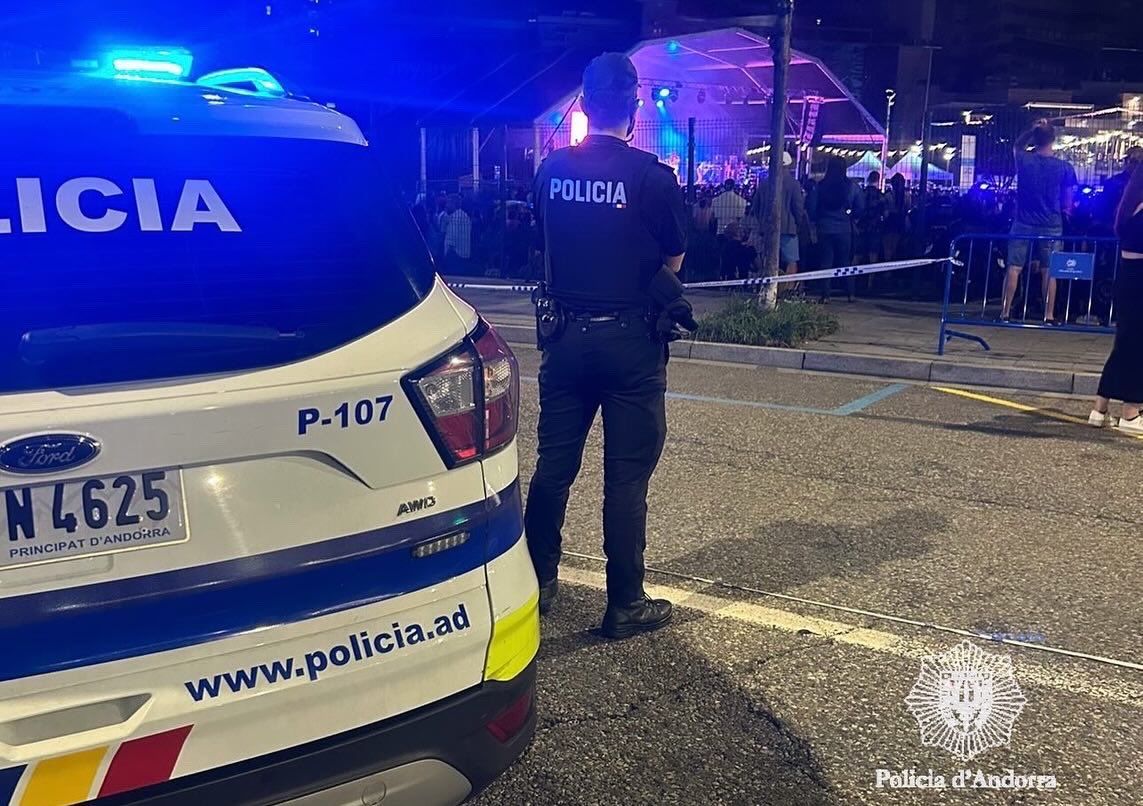 Un agent de la policia a la festa major d'Escaldes-Engordany.