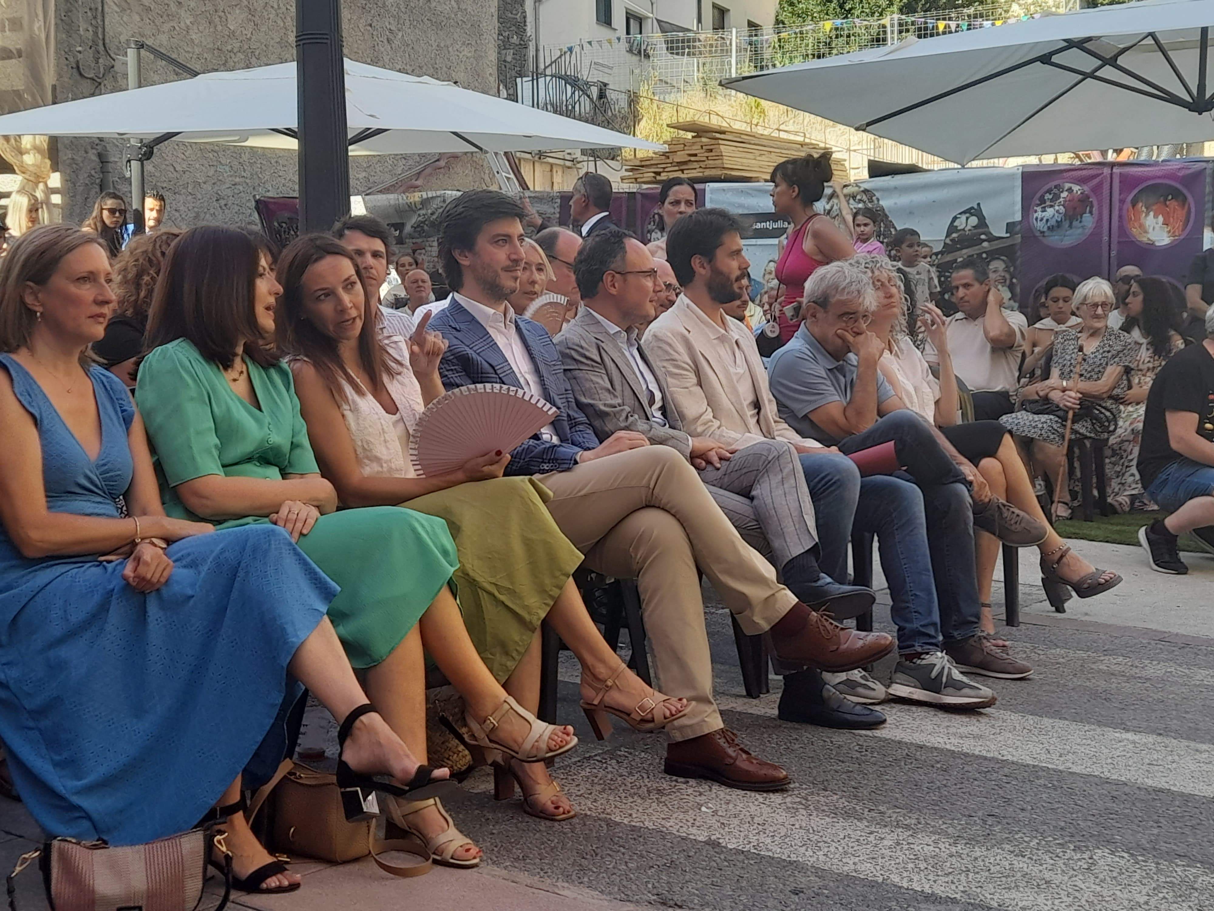 Les autoritats no s'han volgut perdre el ball de la Marratxa. Les autoritats no s'han volgut perdre el ball de la Marratxa.