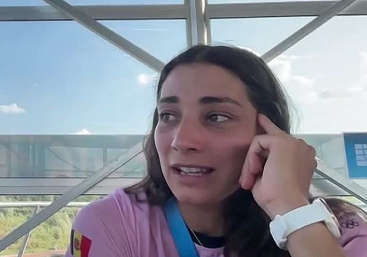 Mònica Doria durant l'atenció als mitjans.