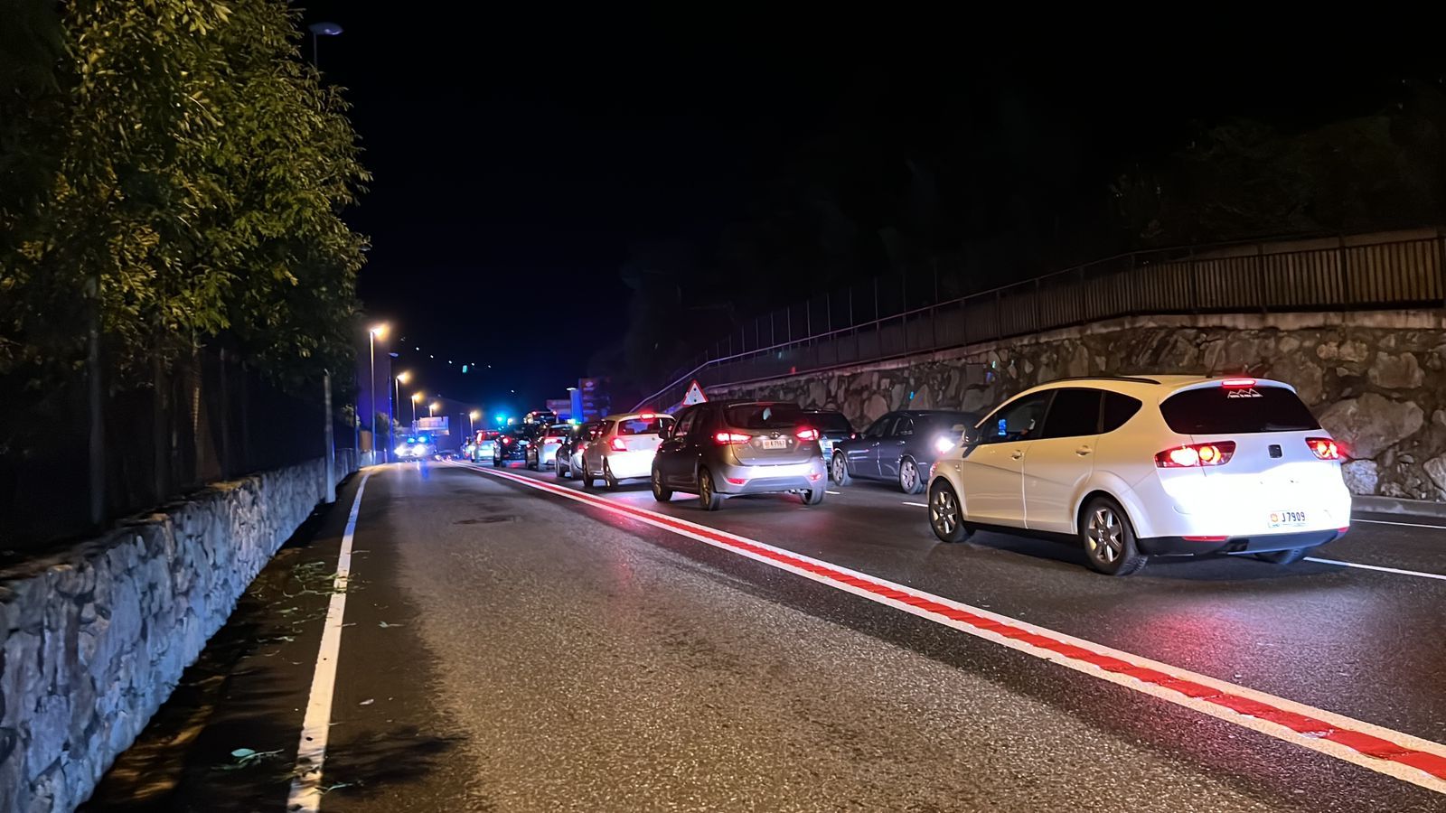 Vehicles aturats a la CG2. Vehicles aturats a la CG2.