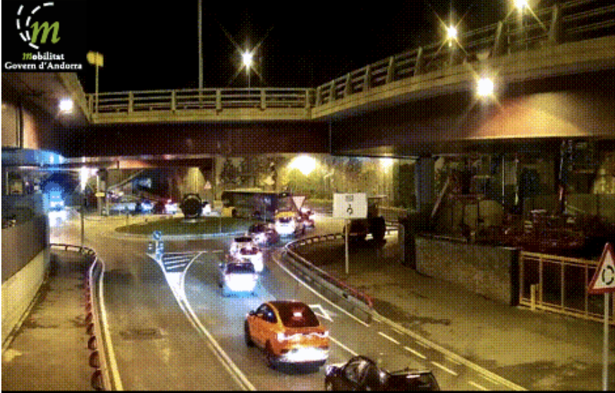 Imatge de les càmeres de Mobilitat a la rotonda del Dos Valires. Imatge de les càmeres de Mobilitat a la rotonda del Dos Valires.