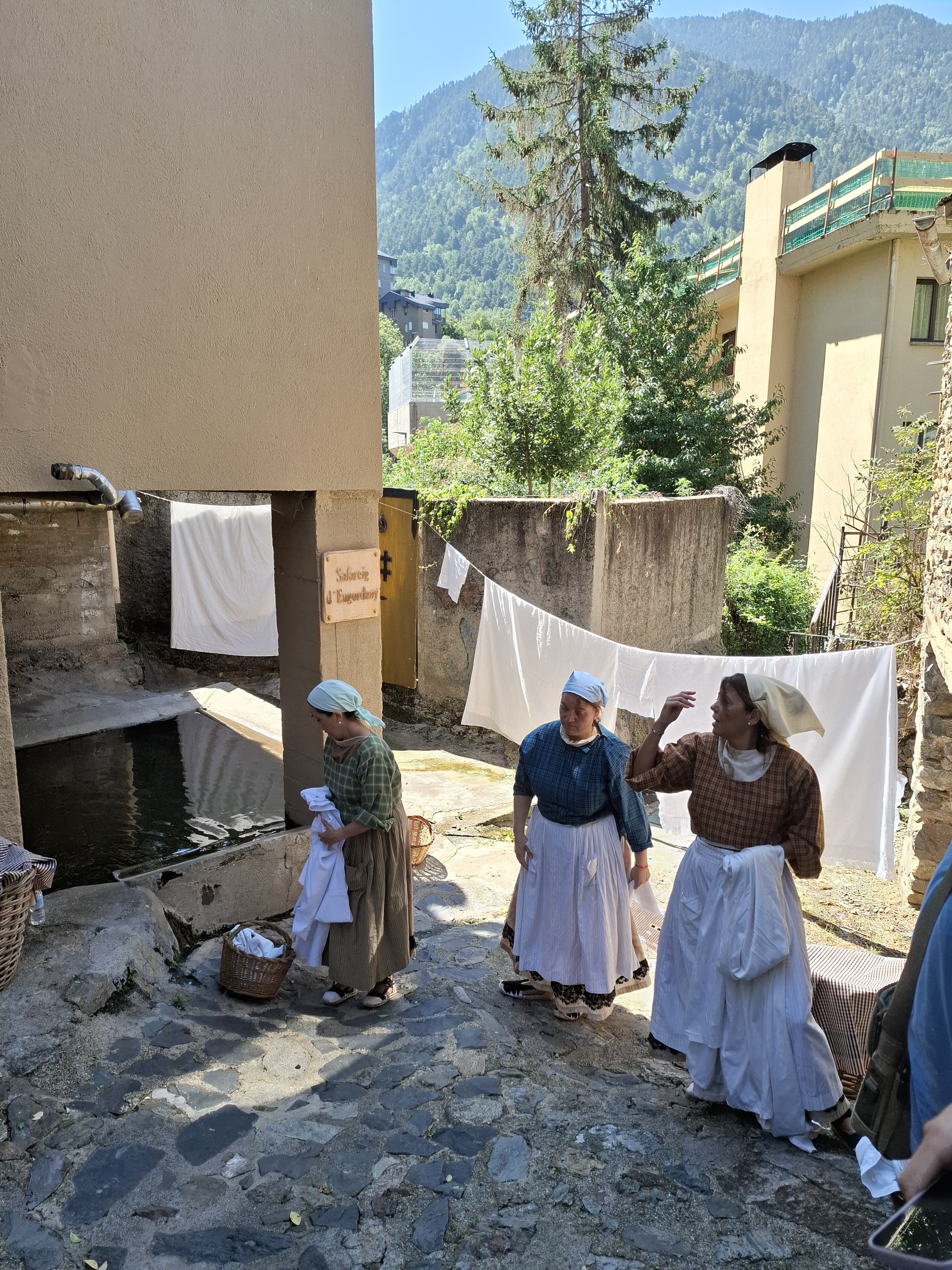 Una de les escenes al safareig d'Engordany.