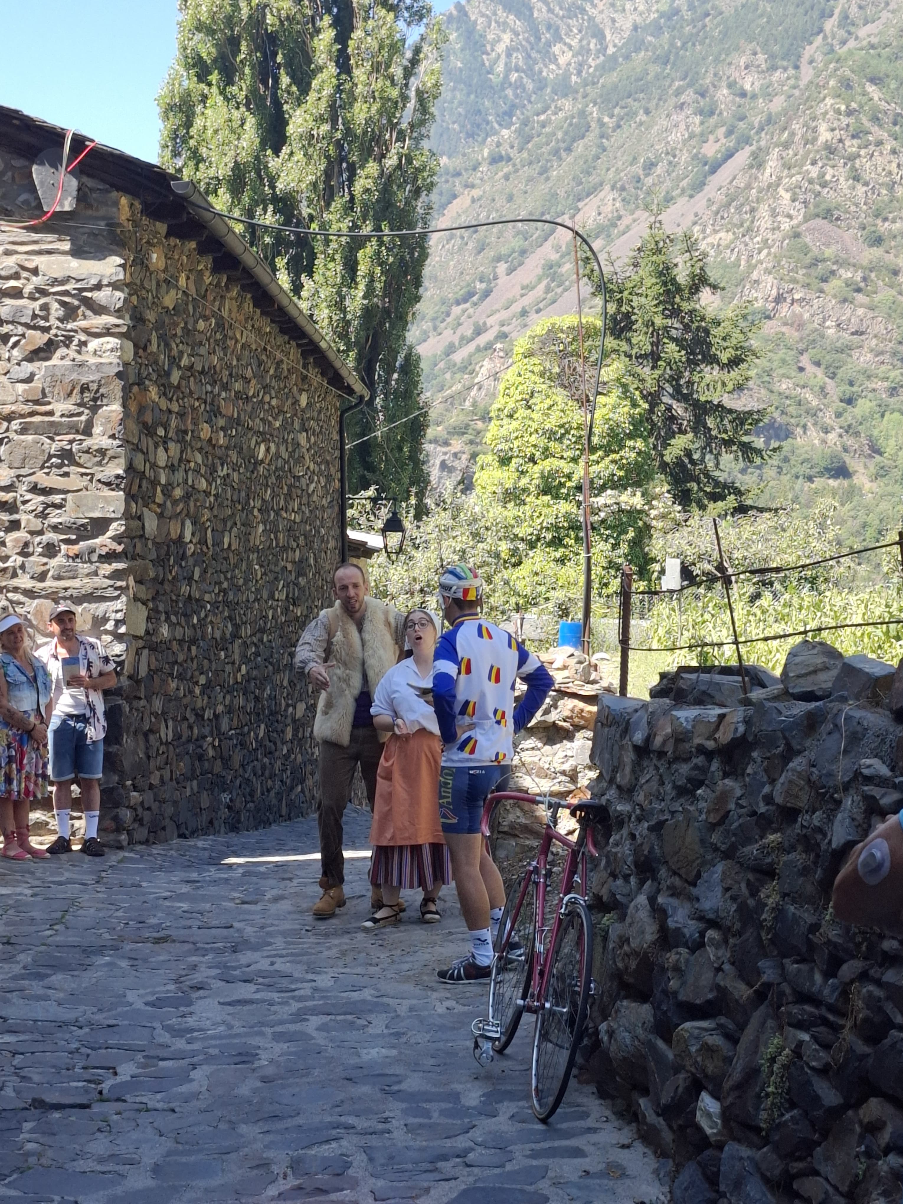 Una de les escenes de 'Turistes i banyistes'. Una de les escenes de 'Turistes i banyistes'.