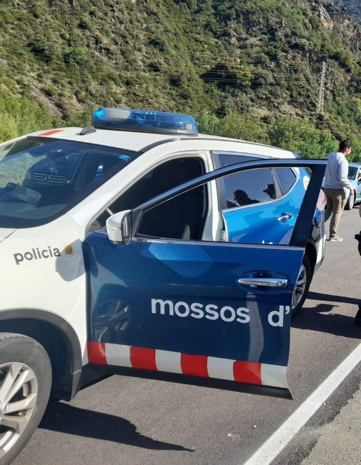 Un vehicle dels mossos d'esquadra a l'N 145 en un control anterior.