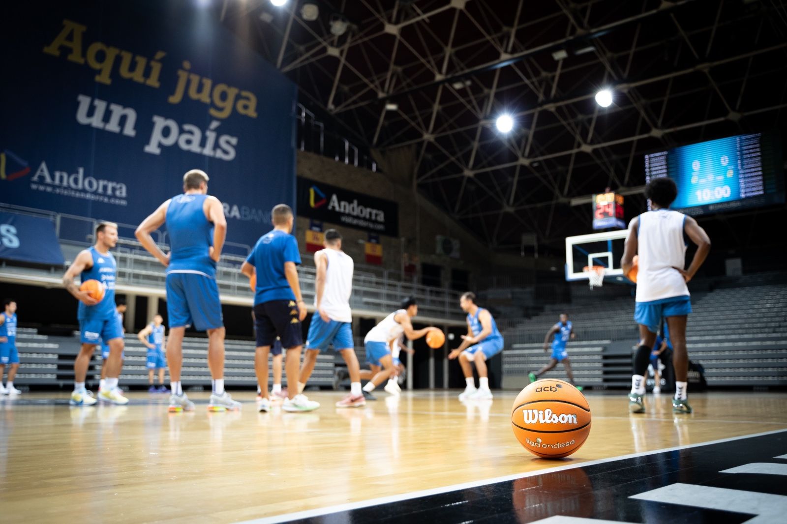 La pilota ja torna a rodar a La Bombonera en el primer entrenament del MoraBanc Andorra.