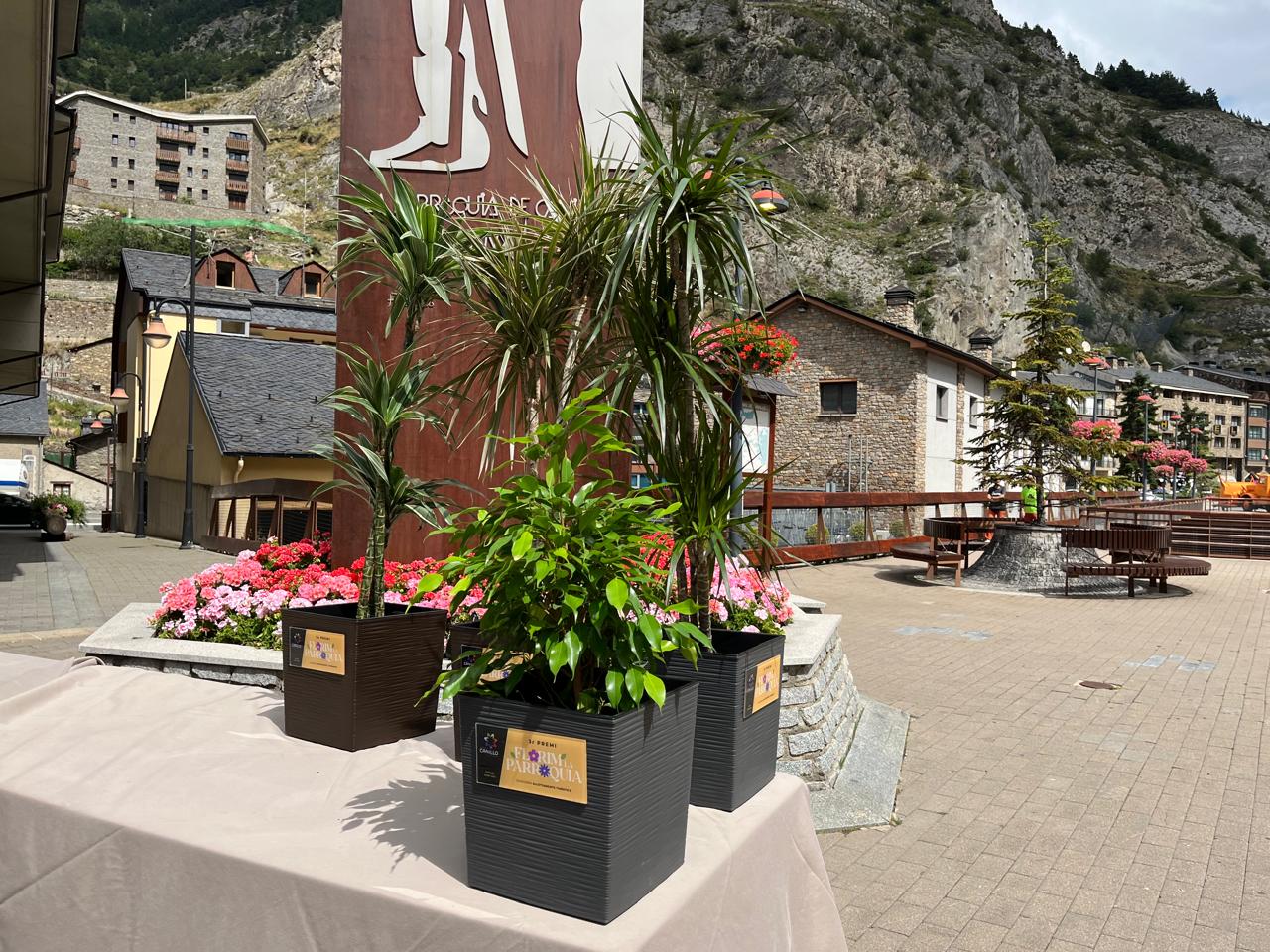 Alguns dels premis del concurs 'Florim la parròquia'