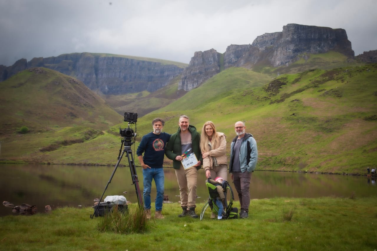 A Flodigarri (Escòcia), el darrer dia de rodatge, amb Ammann i Ferran Queralt, director de Producció d'Arlong Productions (coproductor espanyol)
