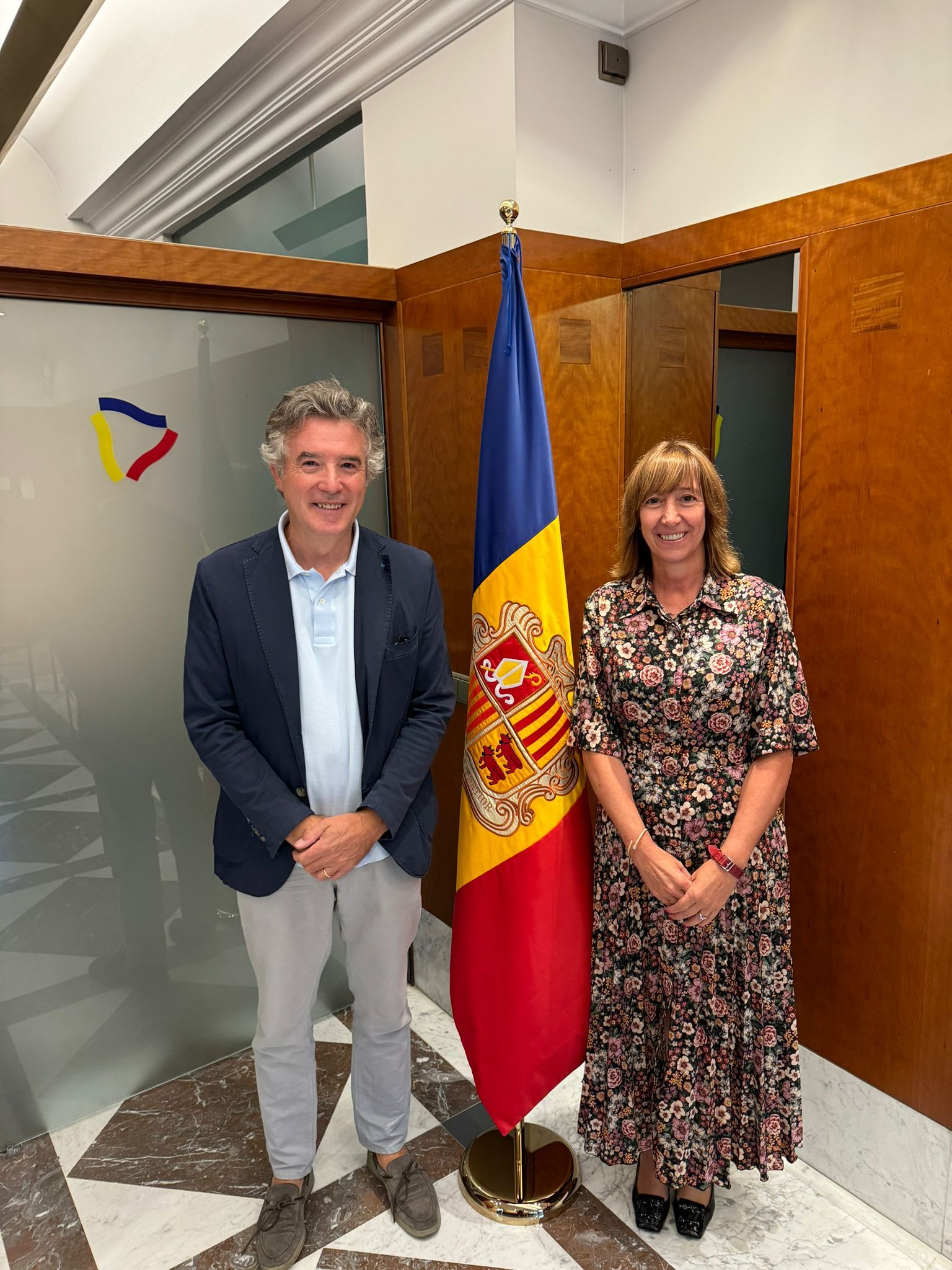 Vicenç Mateu i Eva Descarrega en el moment del relleu.