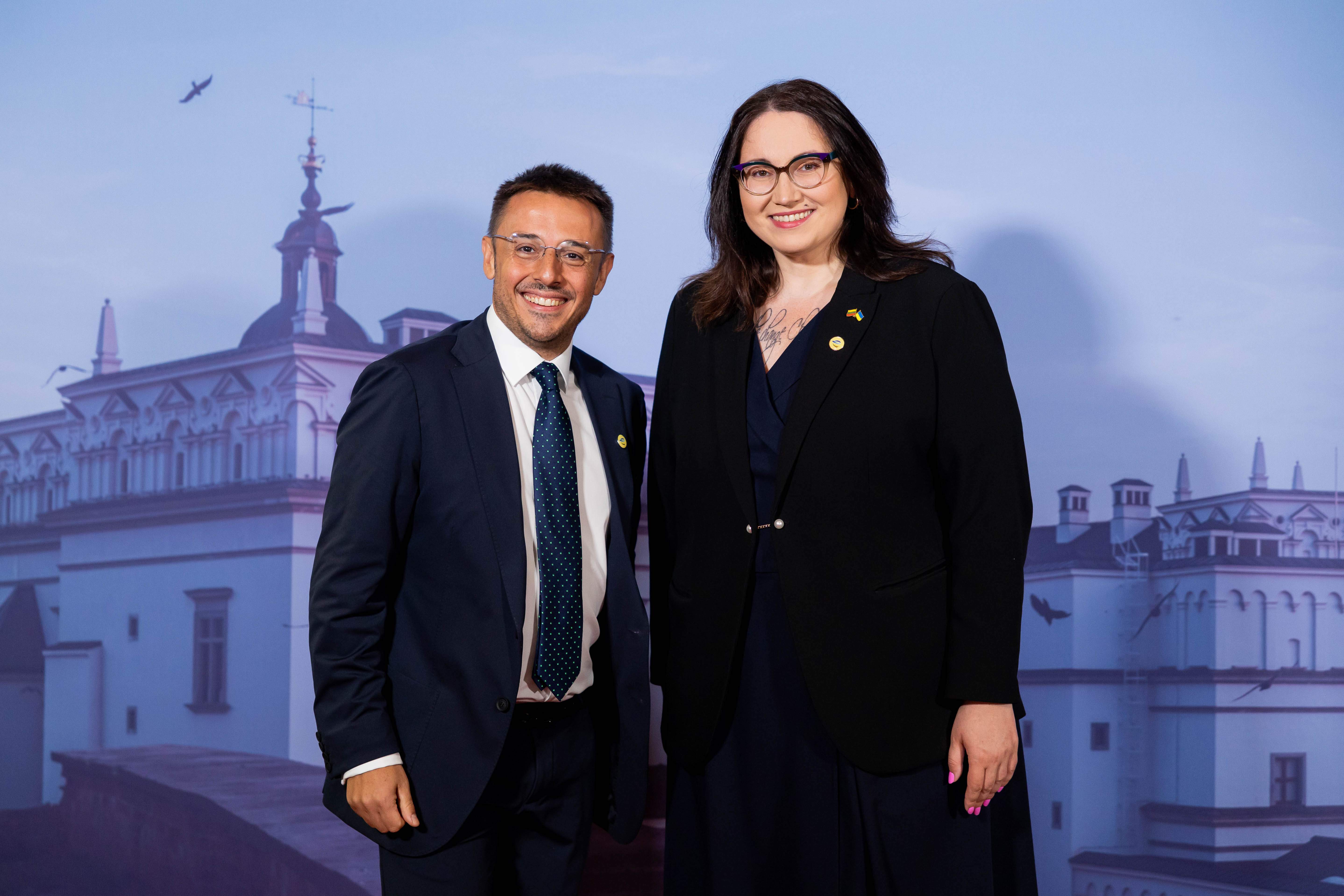 Joan León durant la participació en la conferència d'alt nivell de Vílnius.