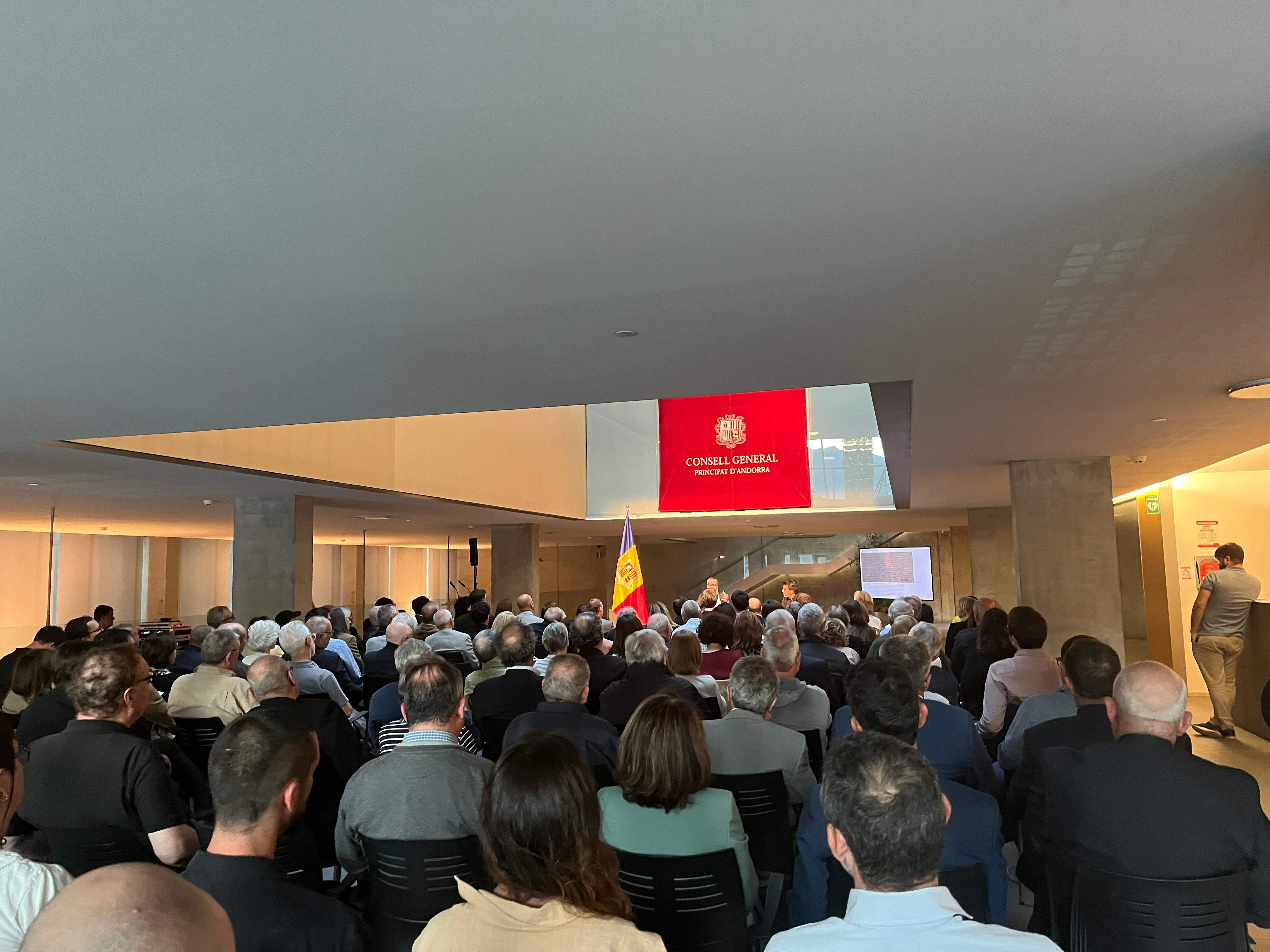 Un instant de la presentació. La portaveu del Sindicat, Rebeca Bonache.