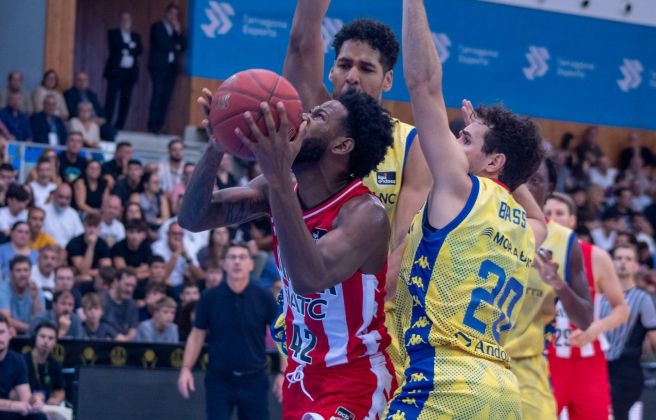 L'Andorra ha deixat als visitants en només 28 punts a la segona meitat. L'Andorra ha deixat als visitants en només 28 punts a la segona meitat.