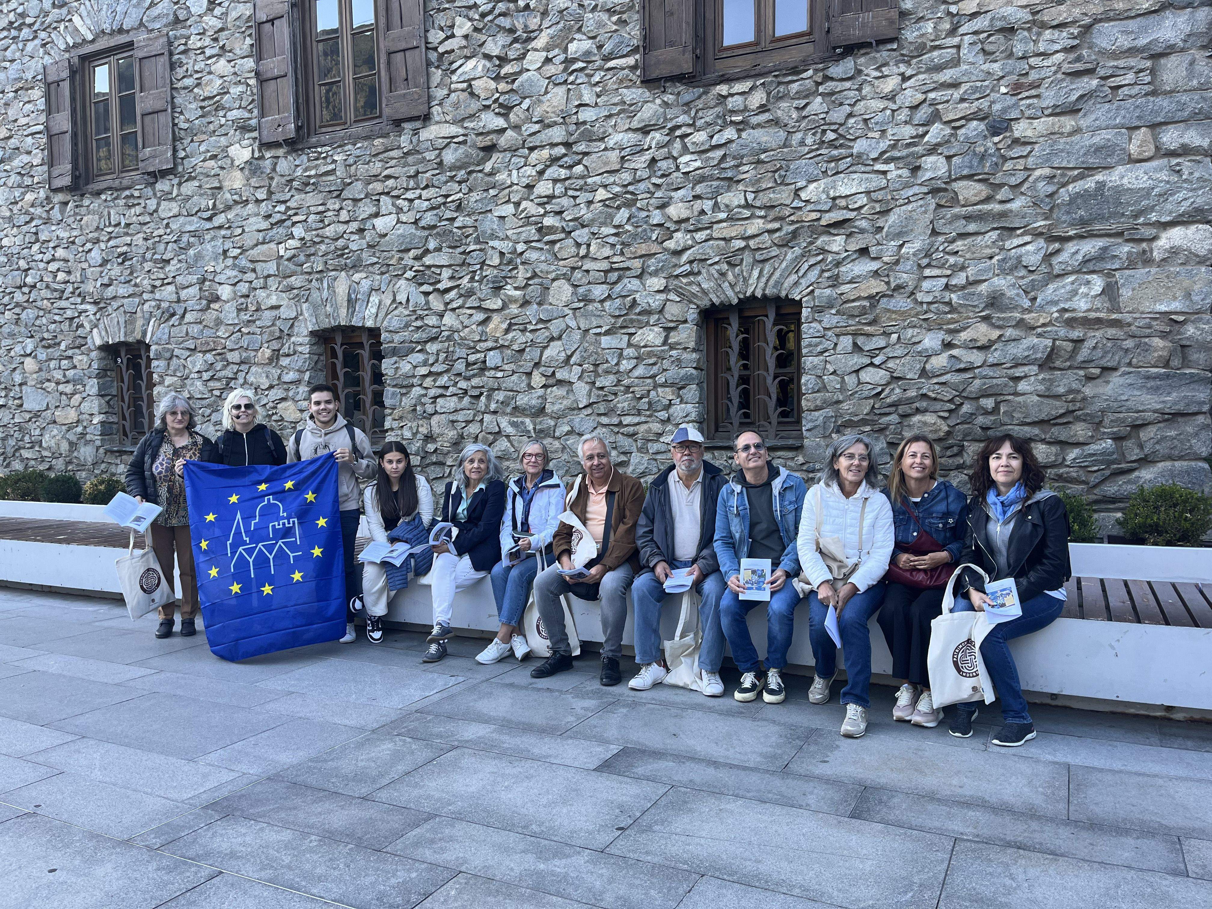 Ruta pel centre històric d’Andorra la Vella. La portaveu del Sindicat, Rebeca Bonache.