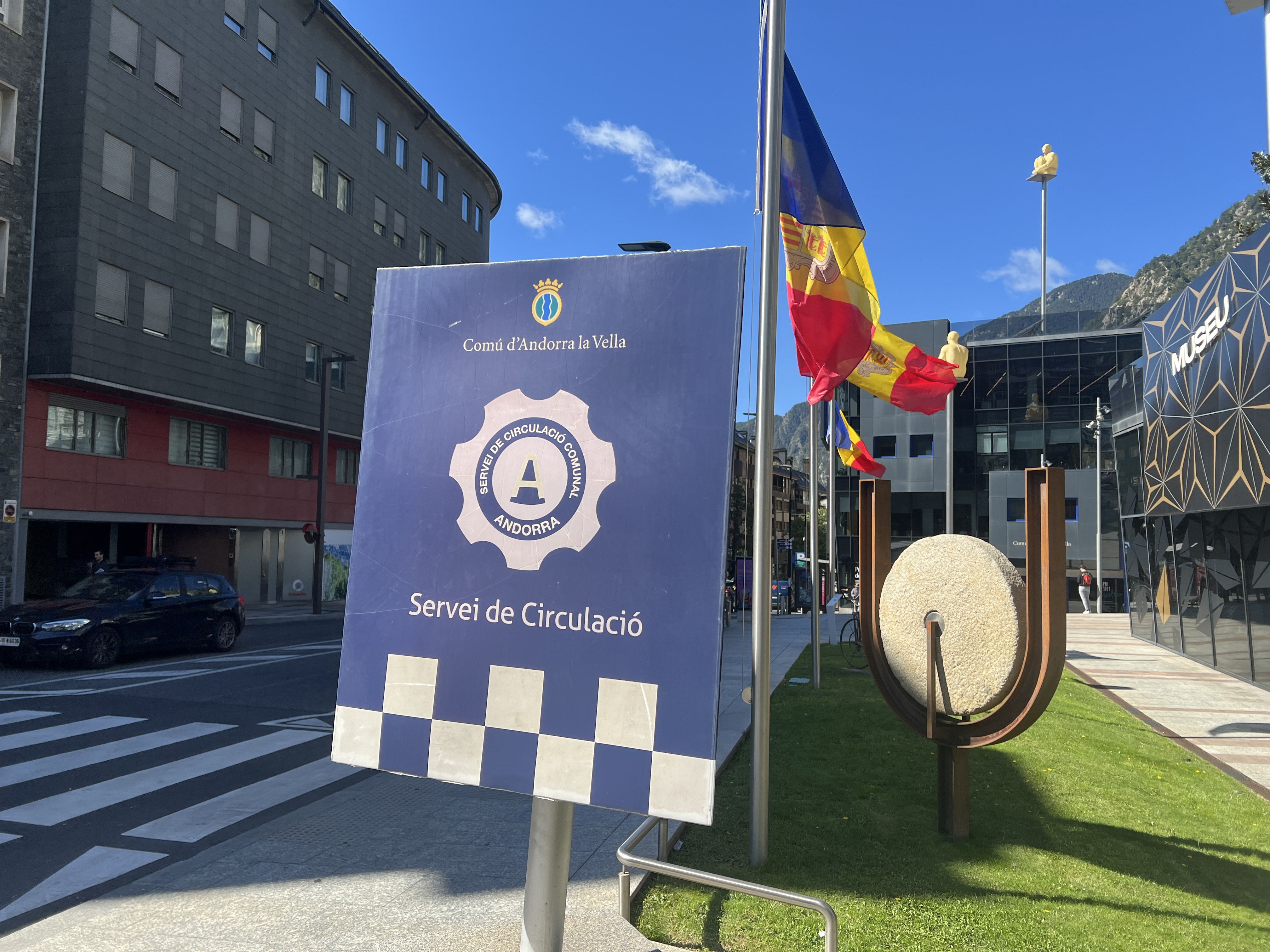 El servei de circulació d'Andorra la Vella està ubicat en les immediacions de la plaça Lydia Armengol.