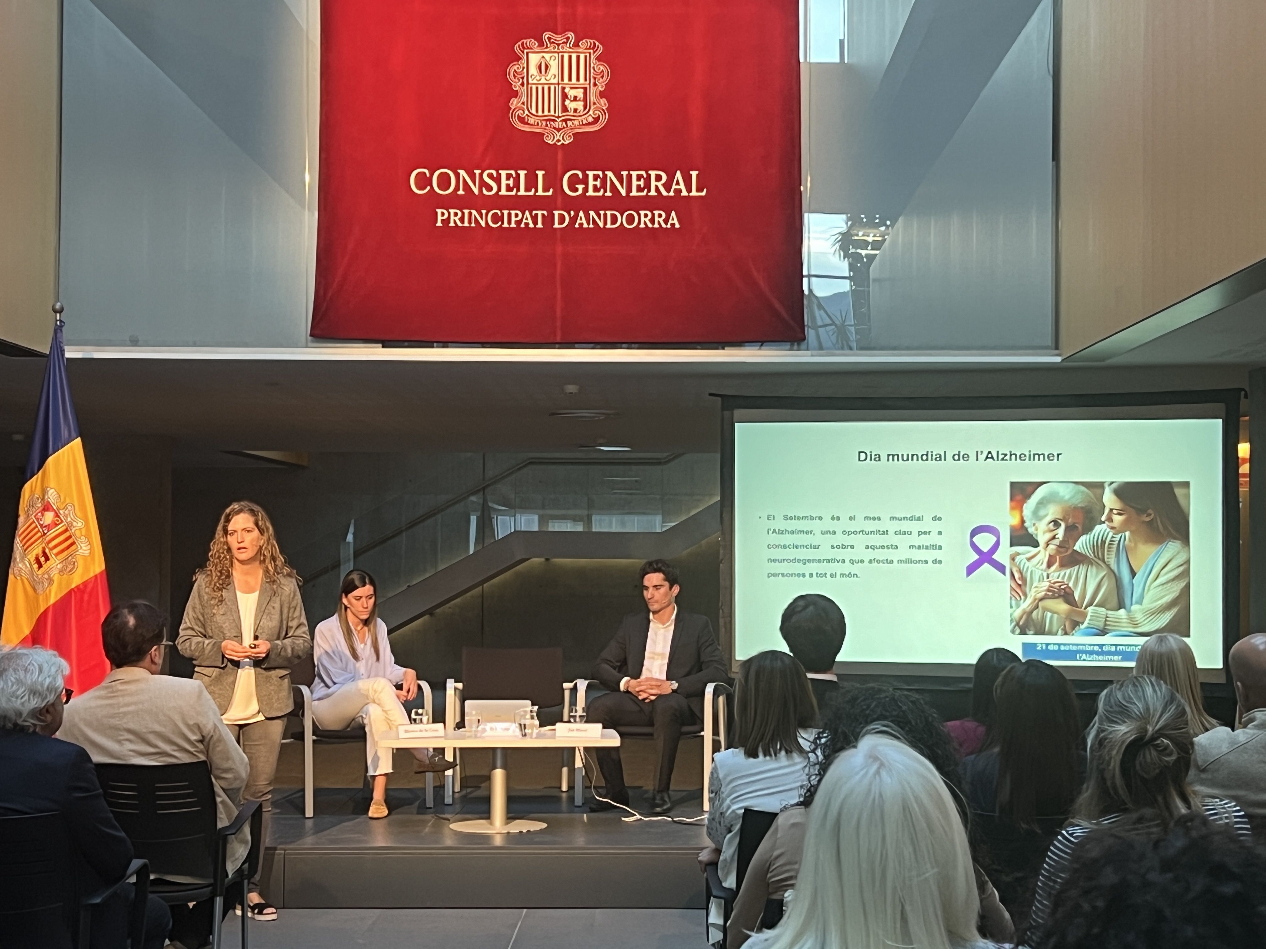 Un moment de l'acte al vestíbul del Consell General.