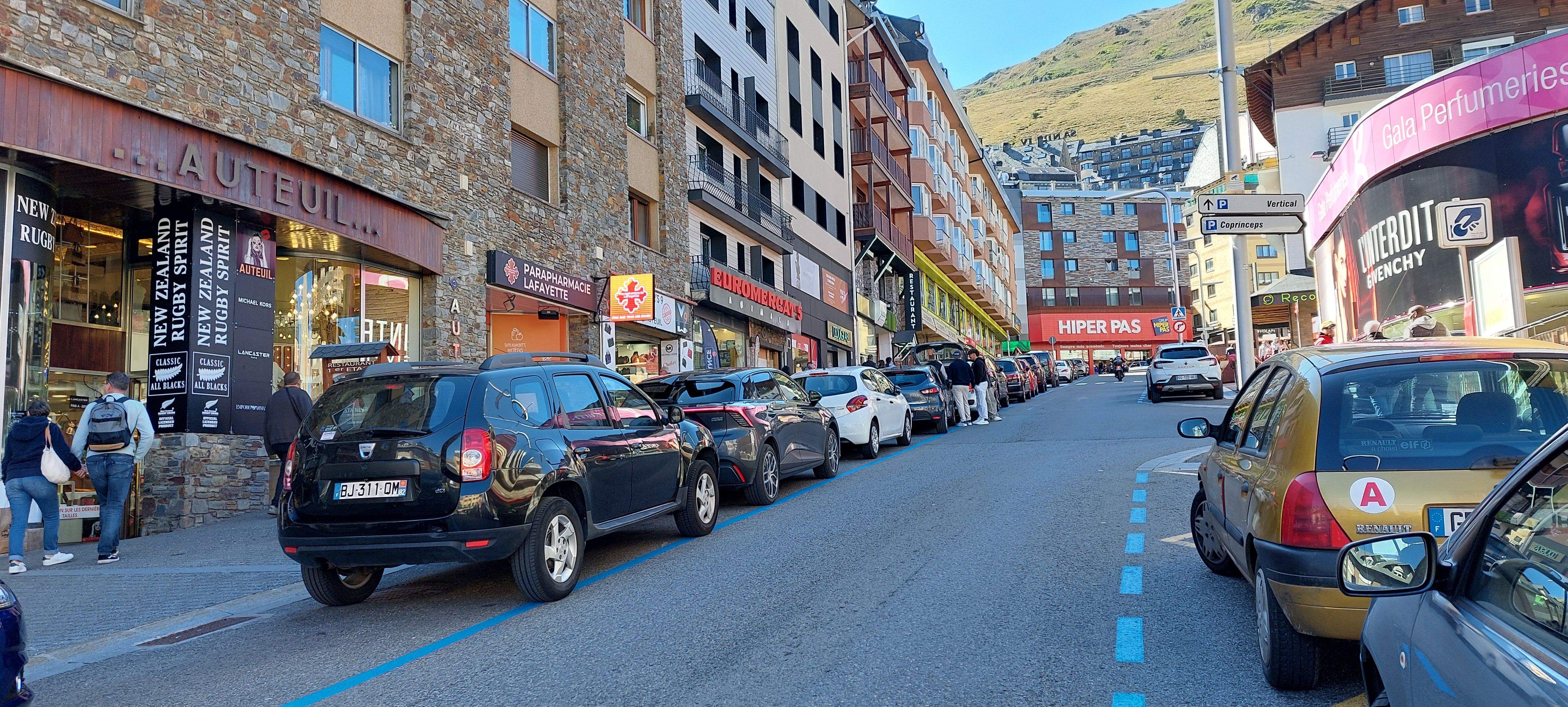 Els comerços del Pas de la Casa han treballat bé aquest estiu.
