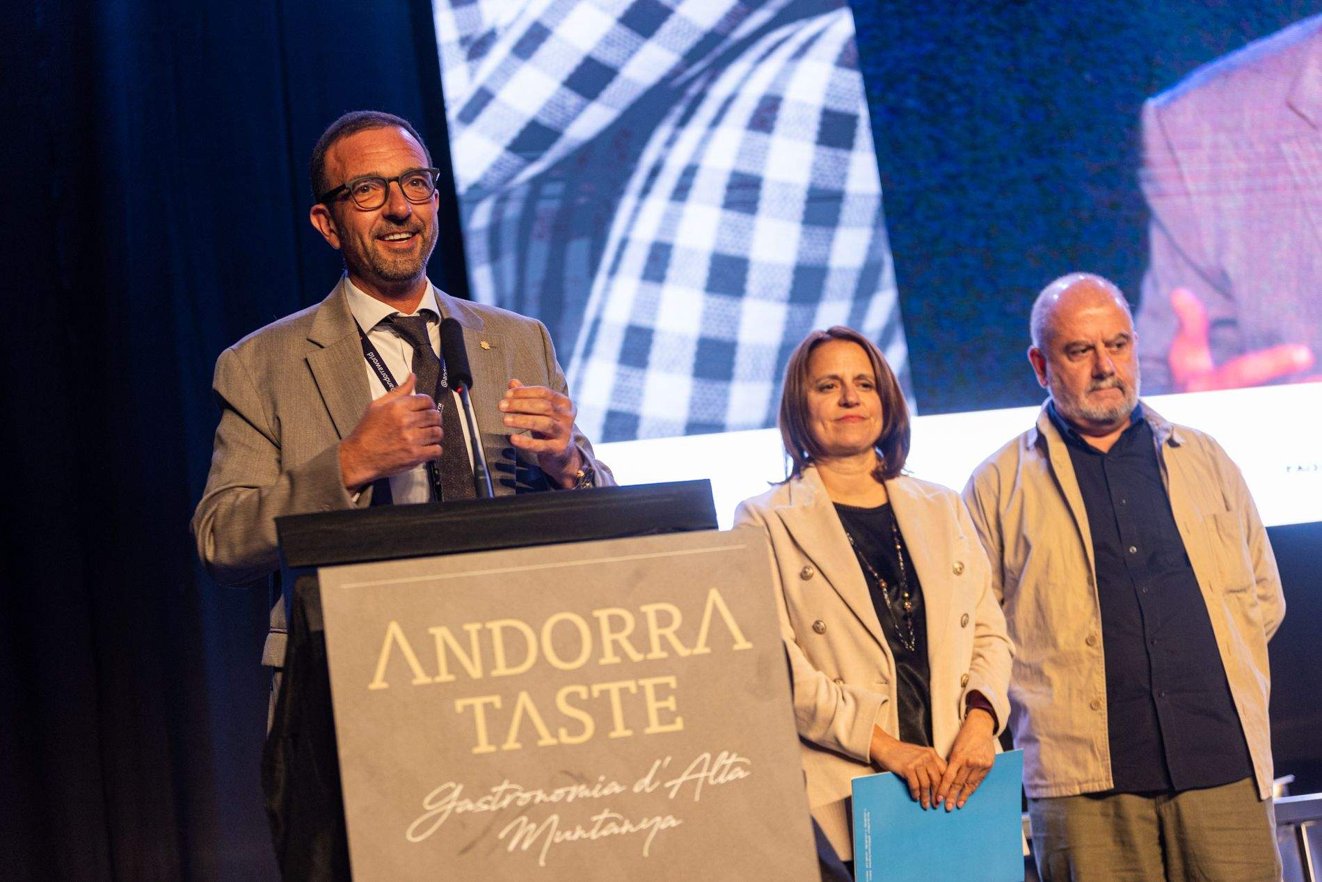 Jordi Torres, Rosa Gili i Benjamín Lana.