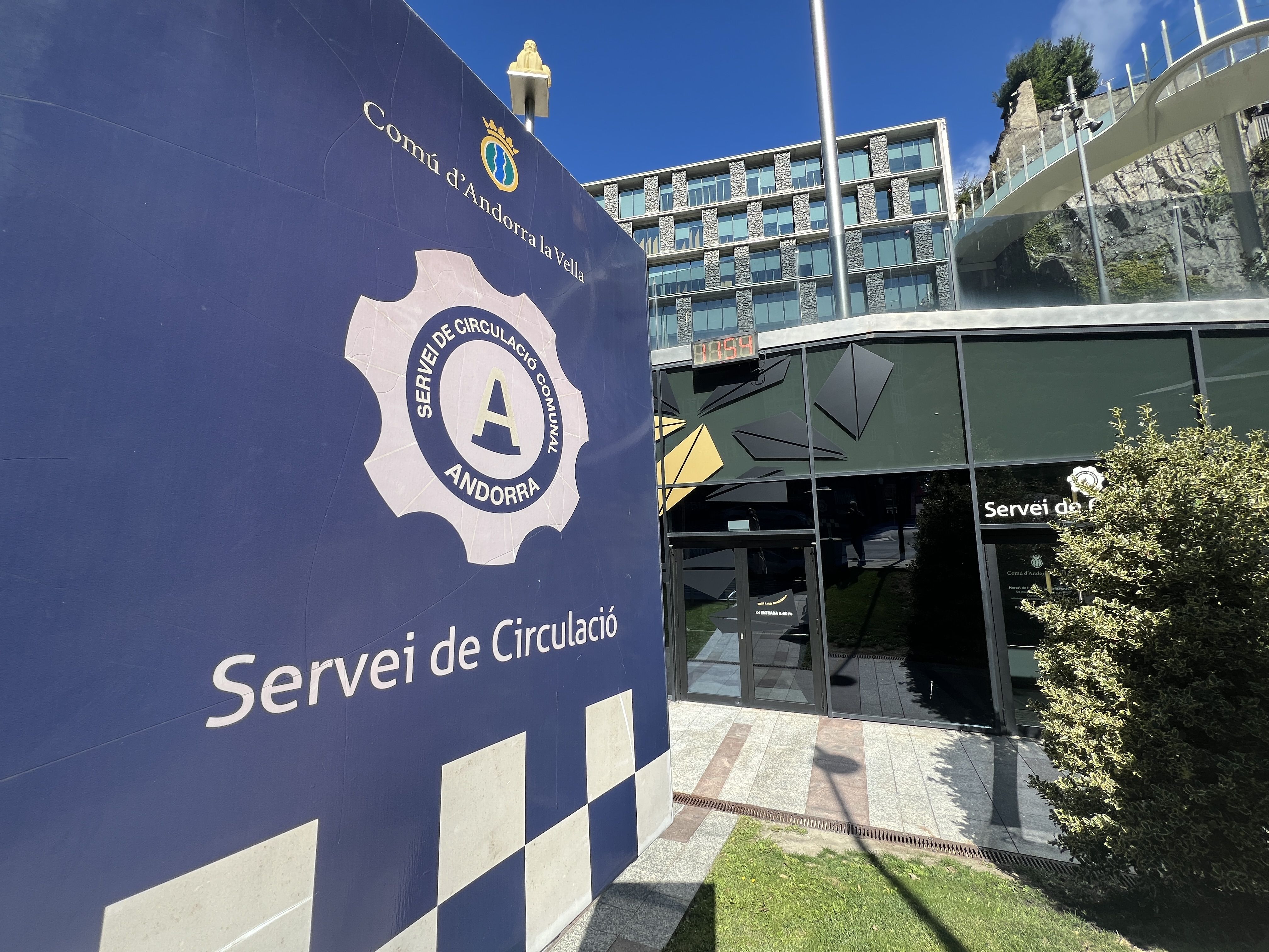 Exterior de la seu central del servei de circulació del comú d'Andorra la Vella.