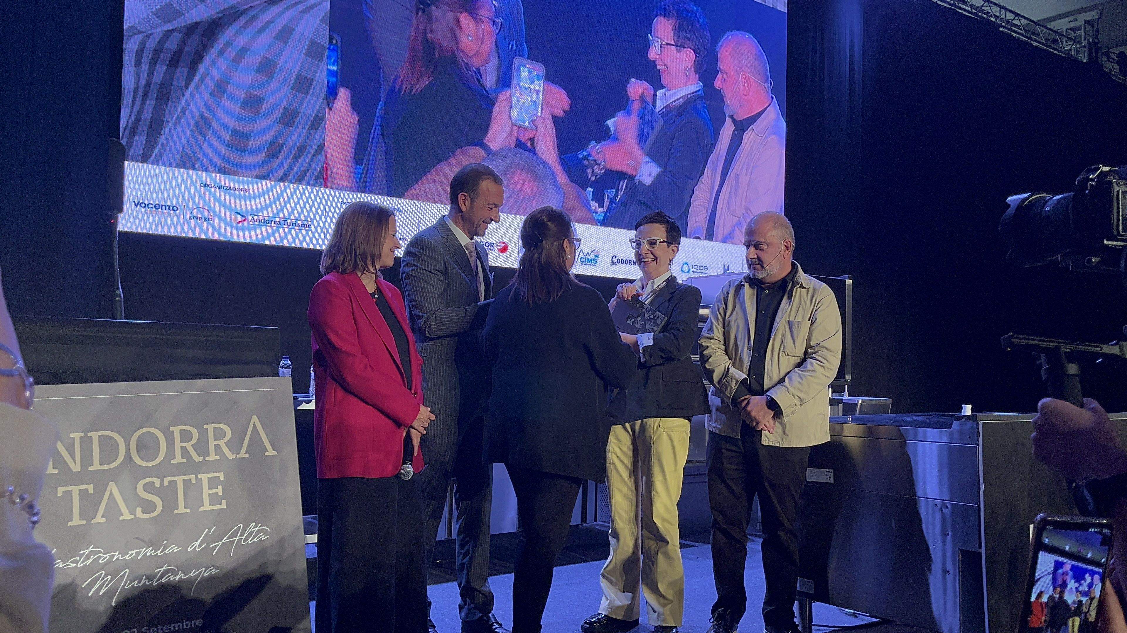 La cuinera Carme Ruscalleda reben l'Andorra Taste Award.