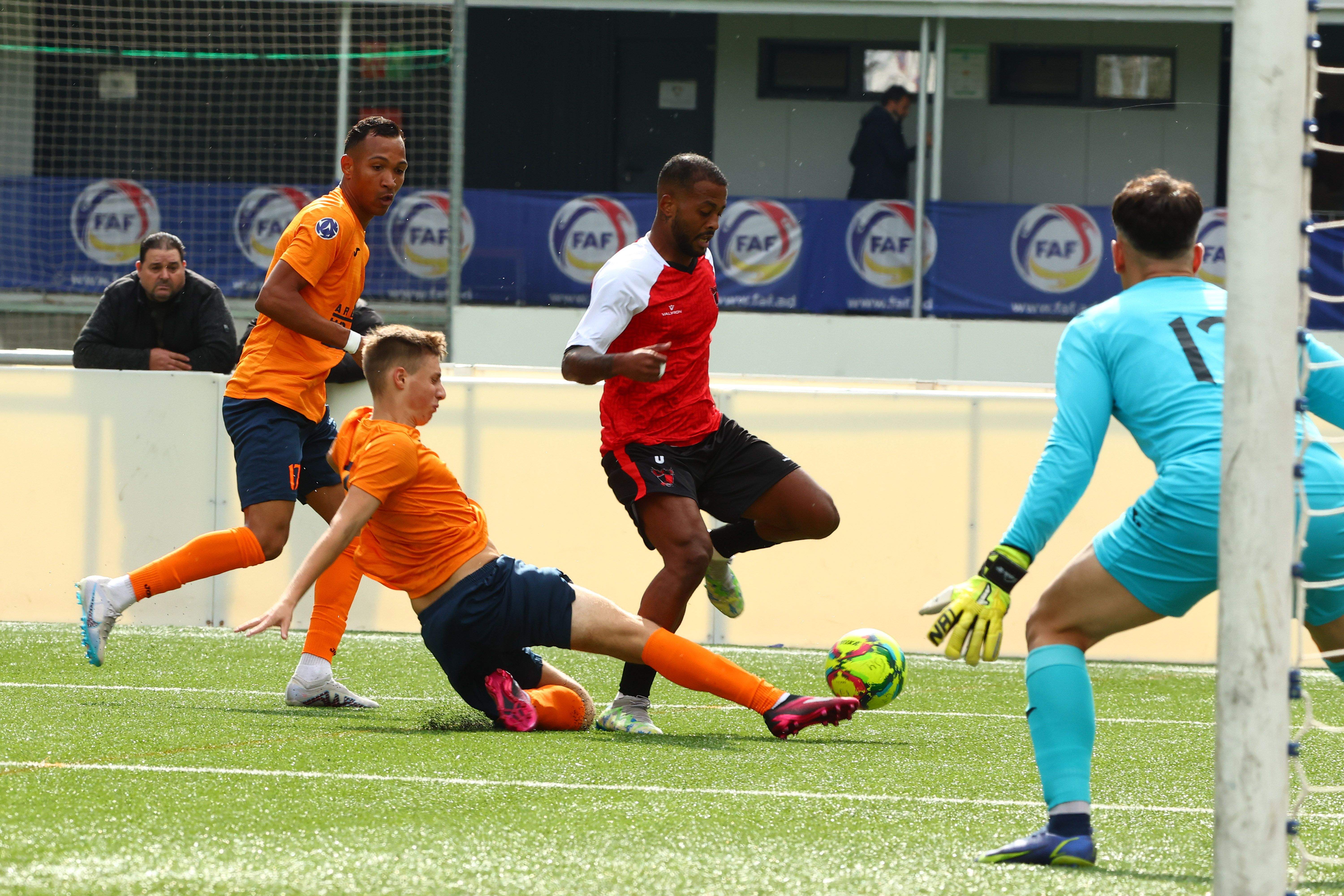 El duel entre la Massana i la Penya Encarnada ha estat molt igualat.