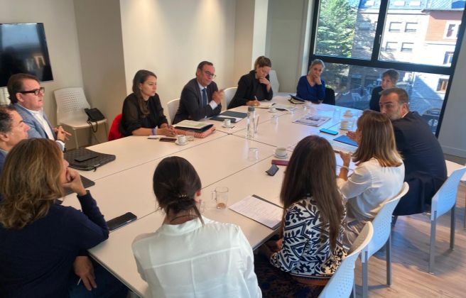 La trobada amb Demòcrates. La trobada amb Demòcrates.