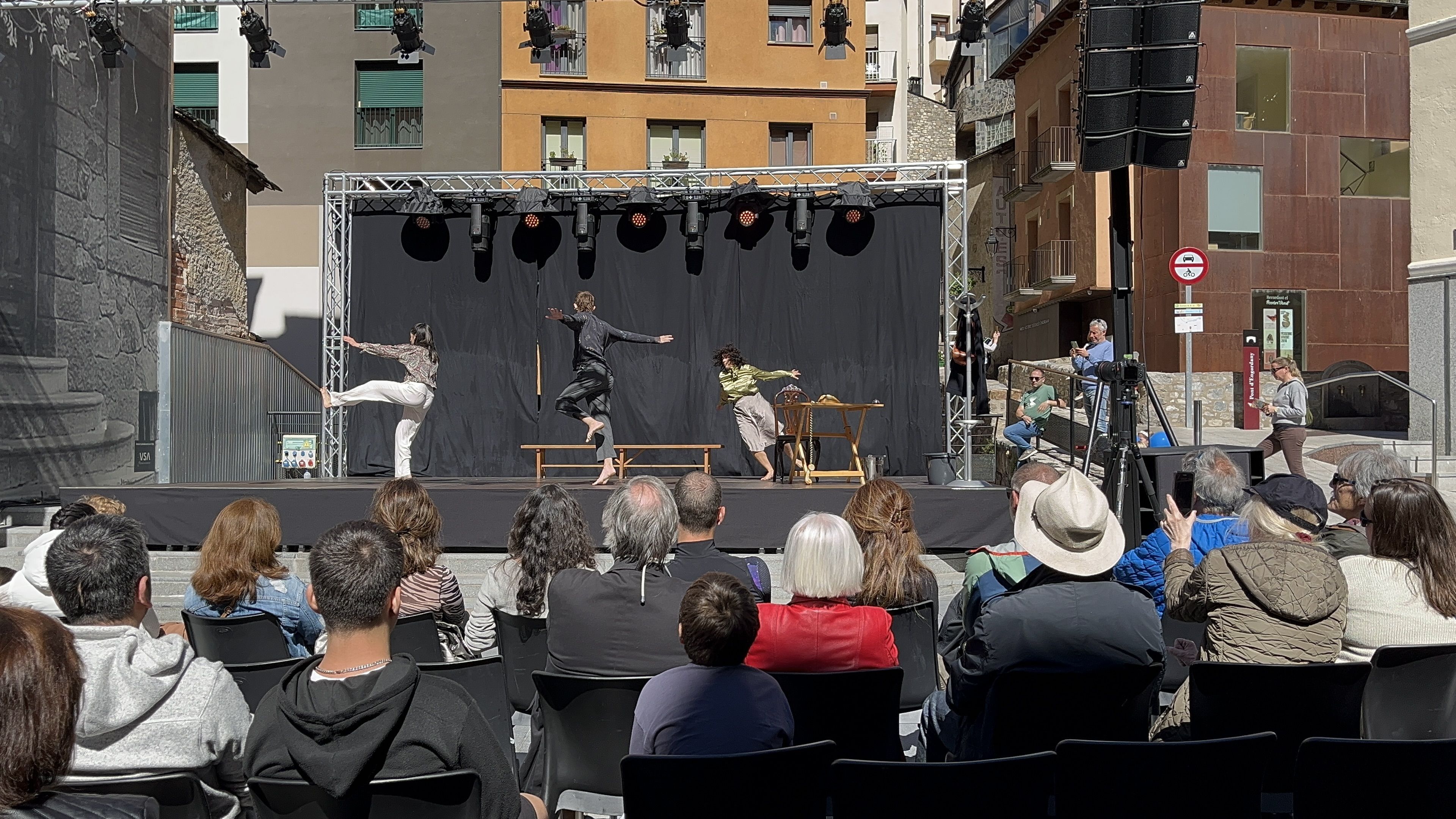 Un instant de la dansa contemporània. Un instant de la dansa contemporània.