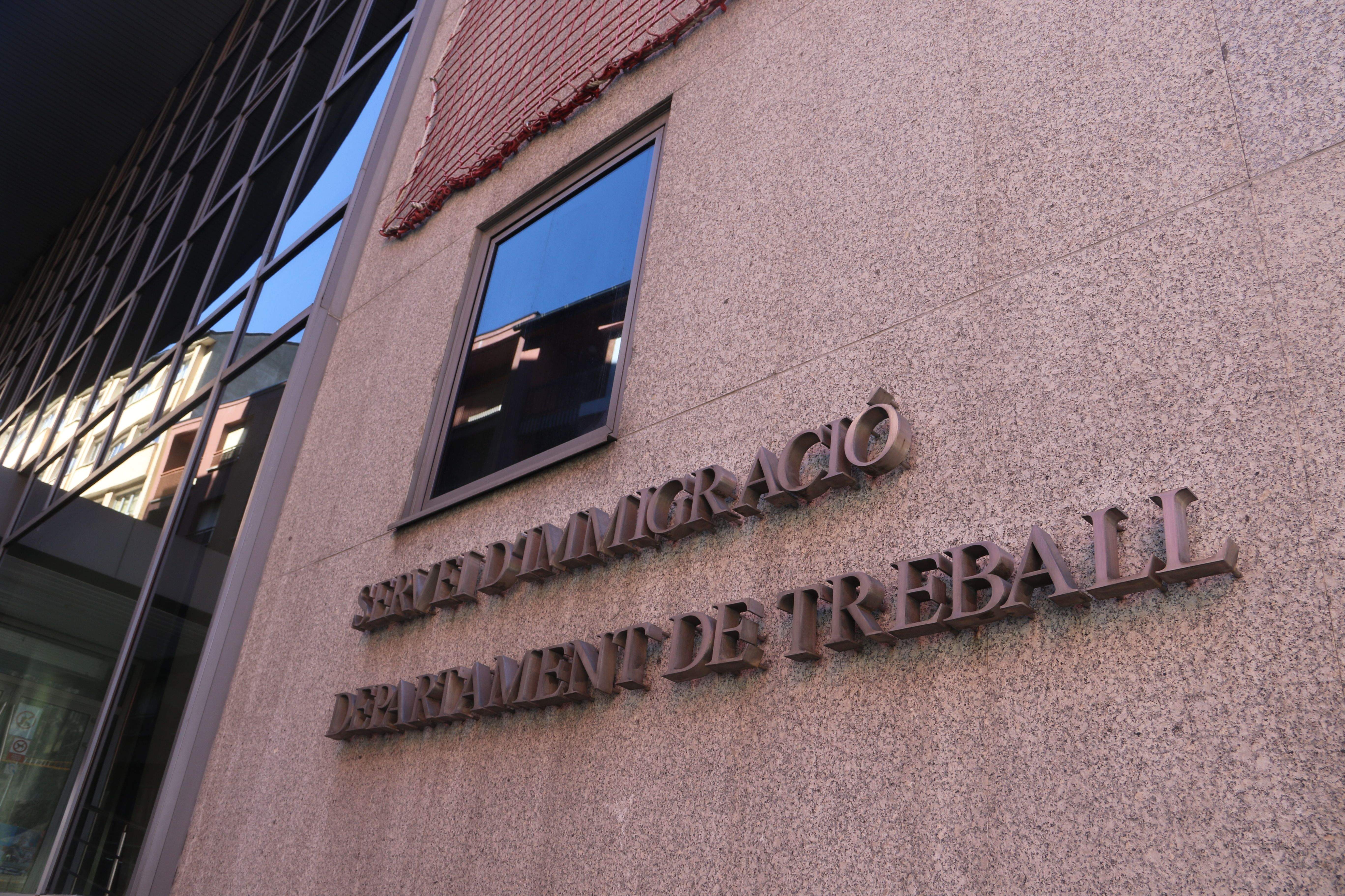Dependències d'Immigració i Treball.
