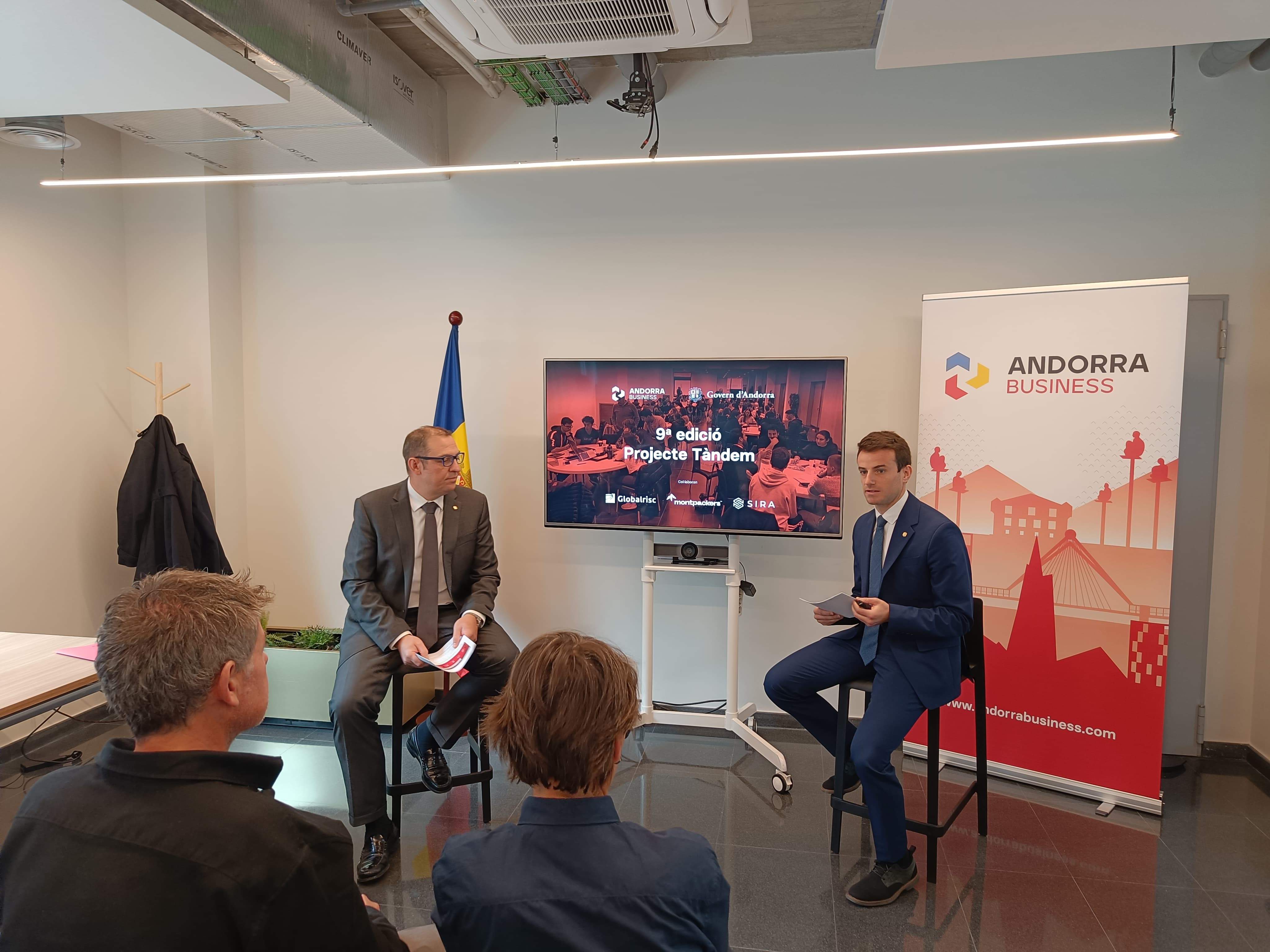 Bardina i Saura durant la presentació de la nova edició del projecte Tàndem.