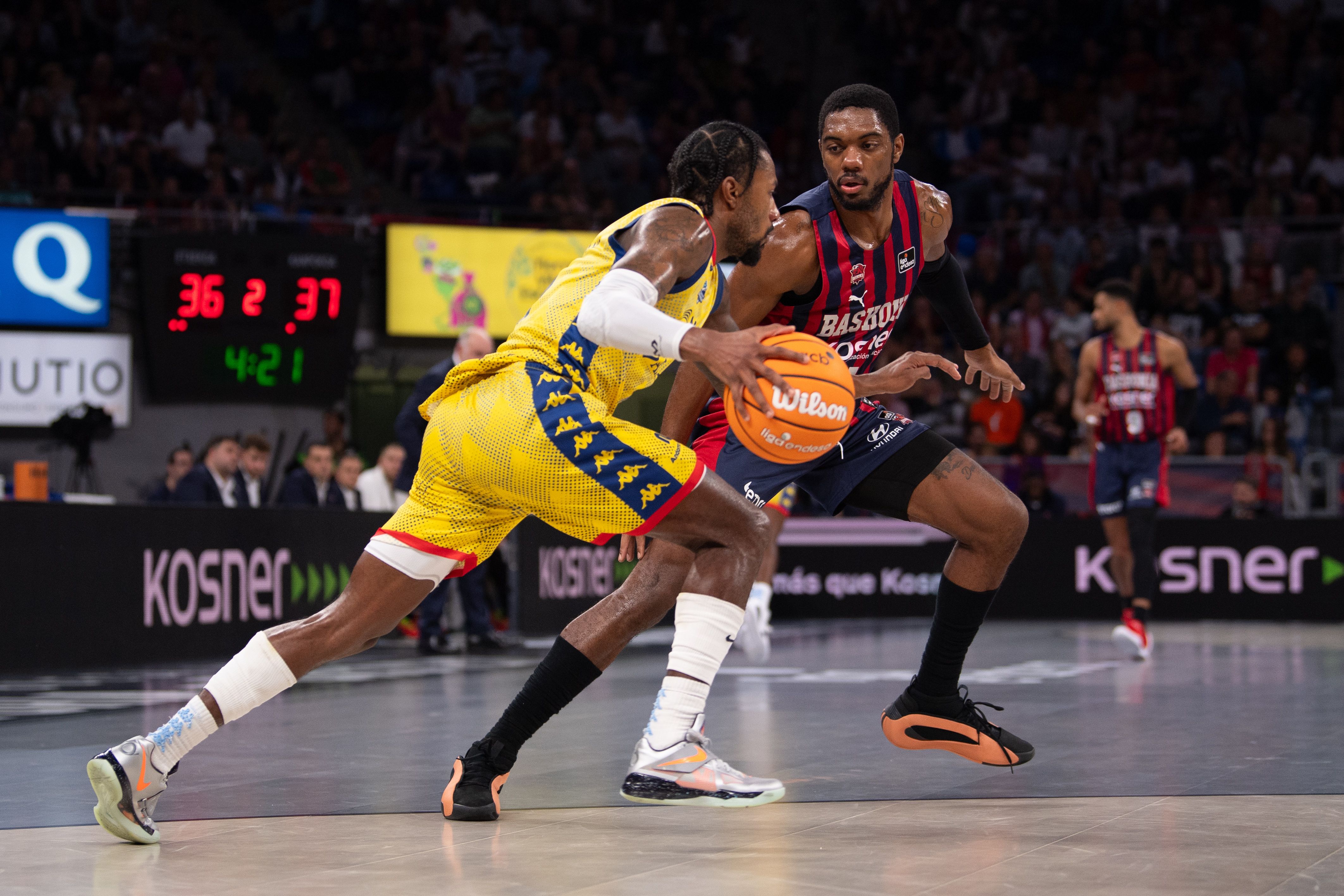 En un duel d'alta anotació, Shannon Evans II ha estat el primer protagonista.