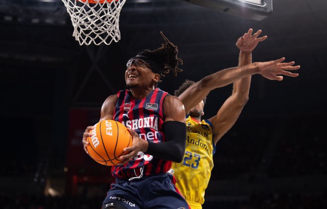 Moneke ha despertat al darrer quart mostrant la seva imponència. Moneke ha despertat al darrer quart mostrant la seva imponència.