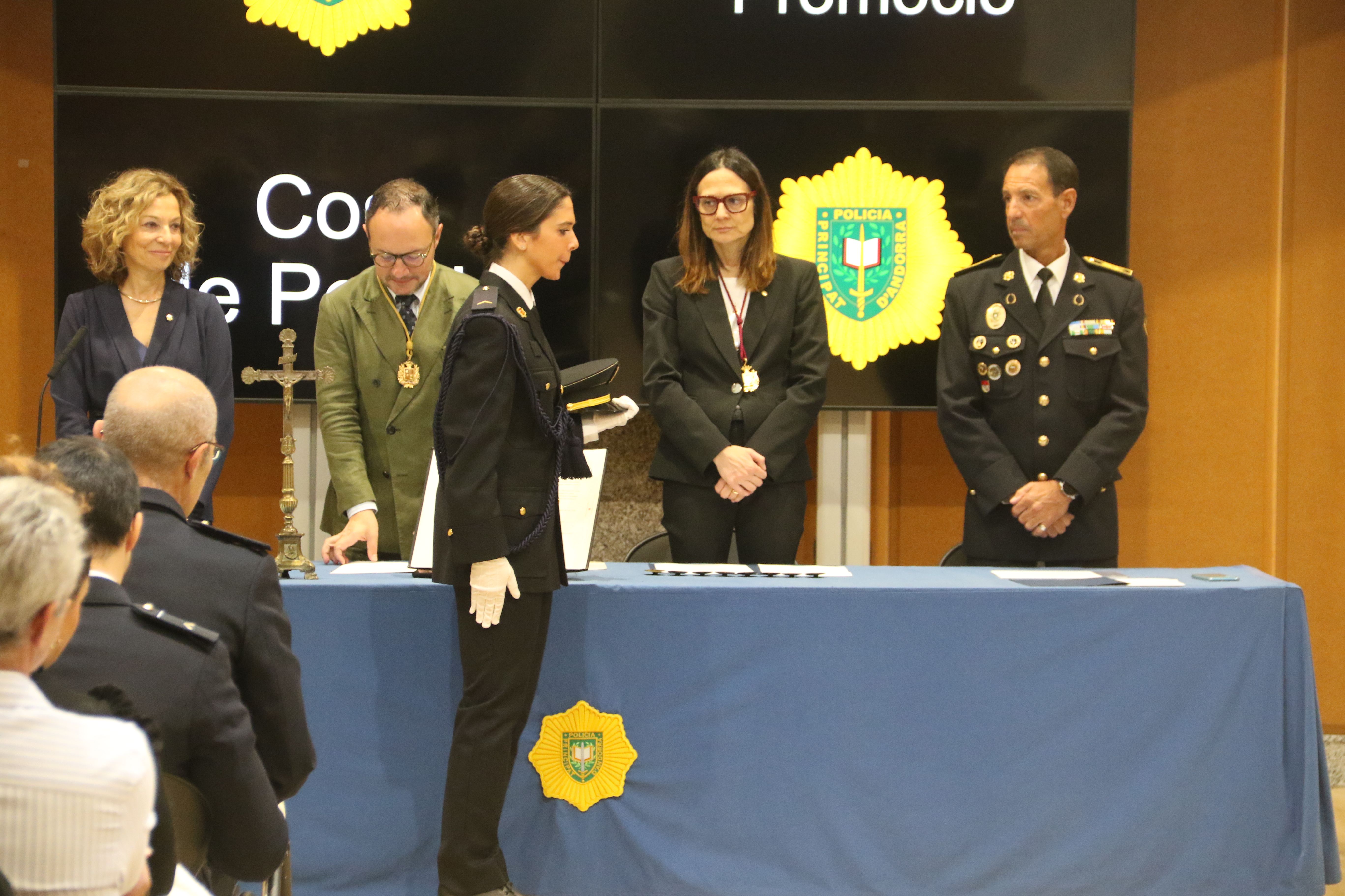 La segona agent de la promoció en acudir a prometre el càrrec. La segona agent de la promoció en acudir a prometre el càrrec.