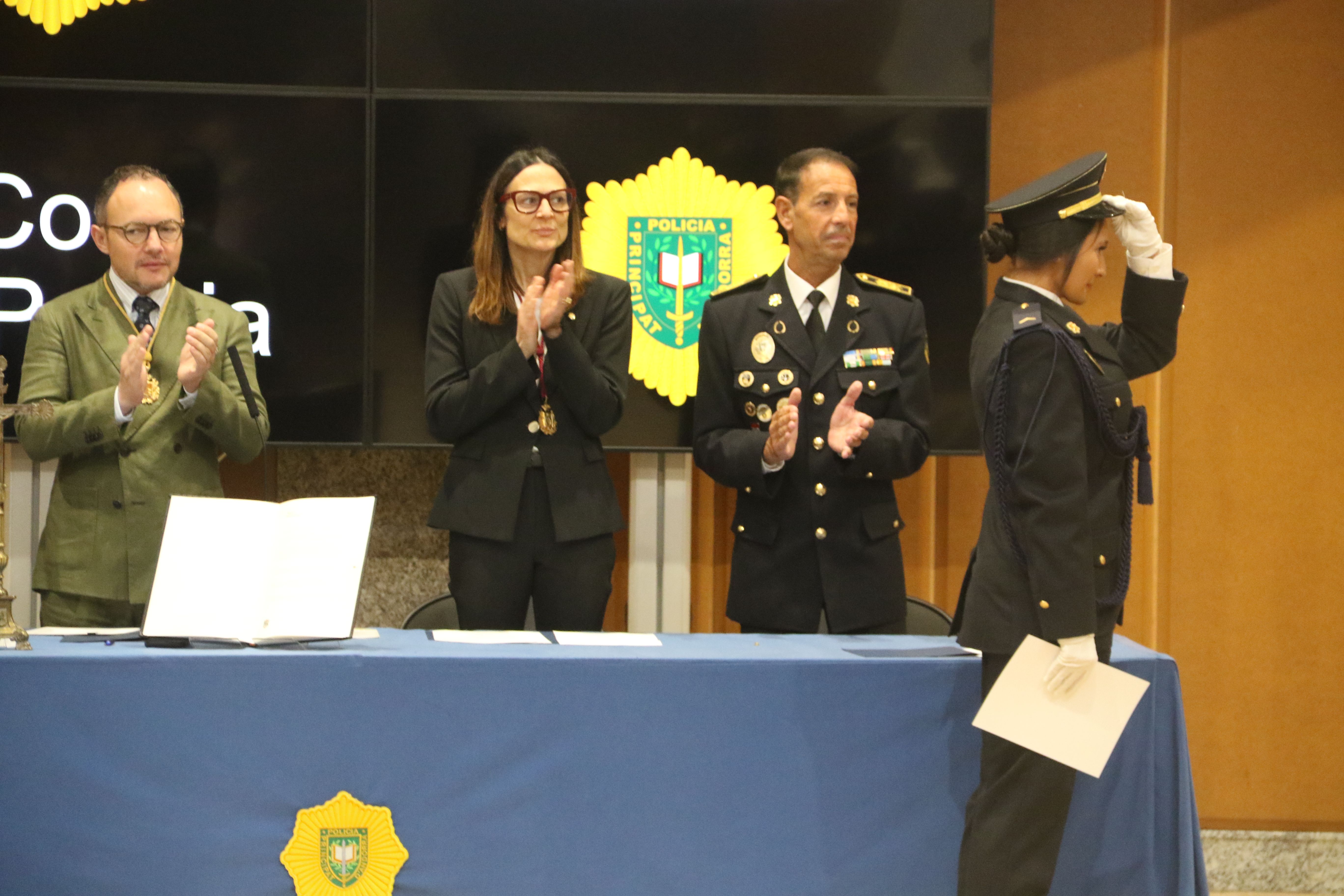 La novena agent de la promoció en el moment de la jura. La novena agent de la promoció en el moment de la jura.