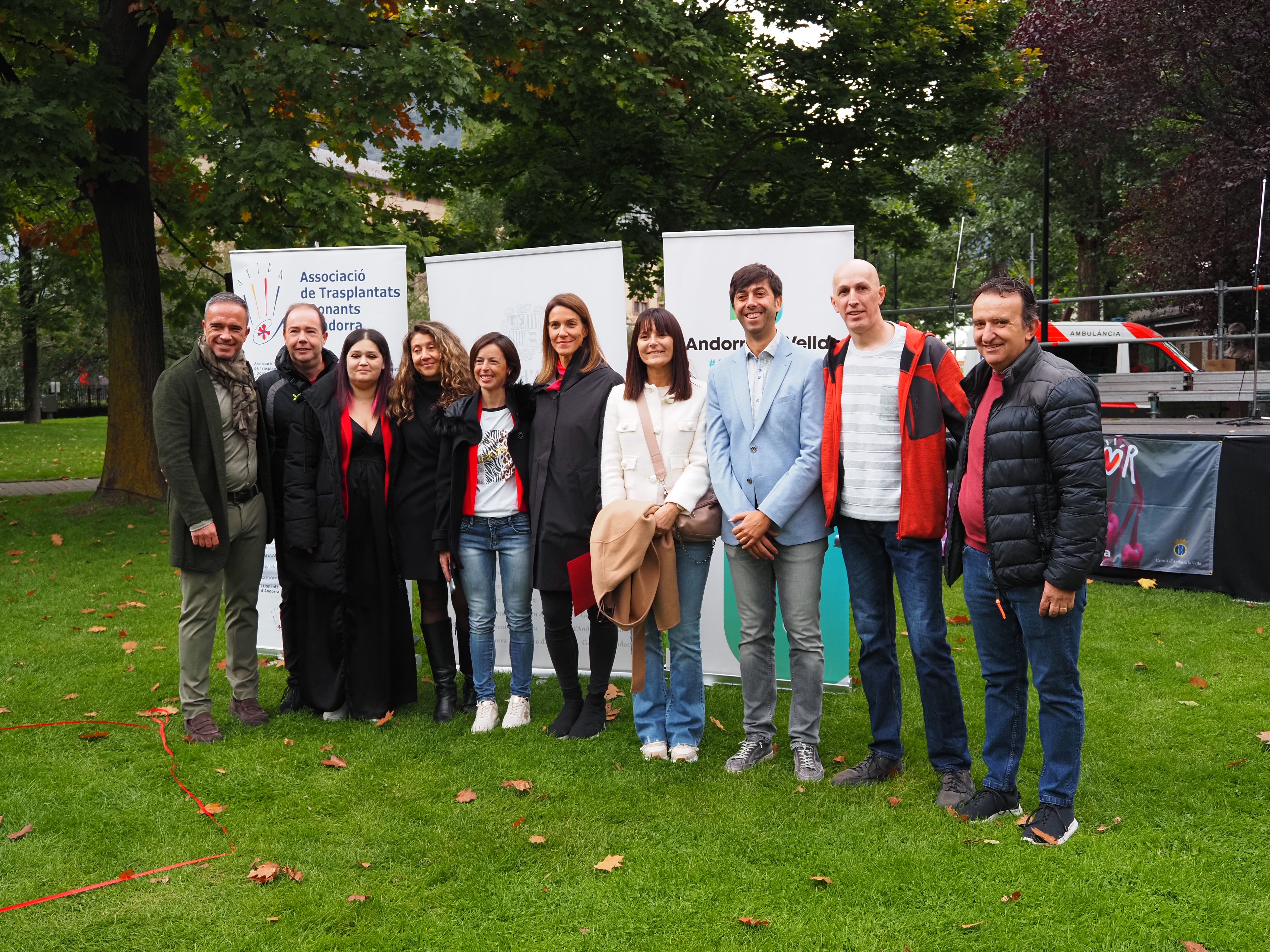 Les autoritats i membres d'ATIDA aquest matí al Parc Central.