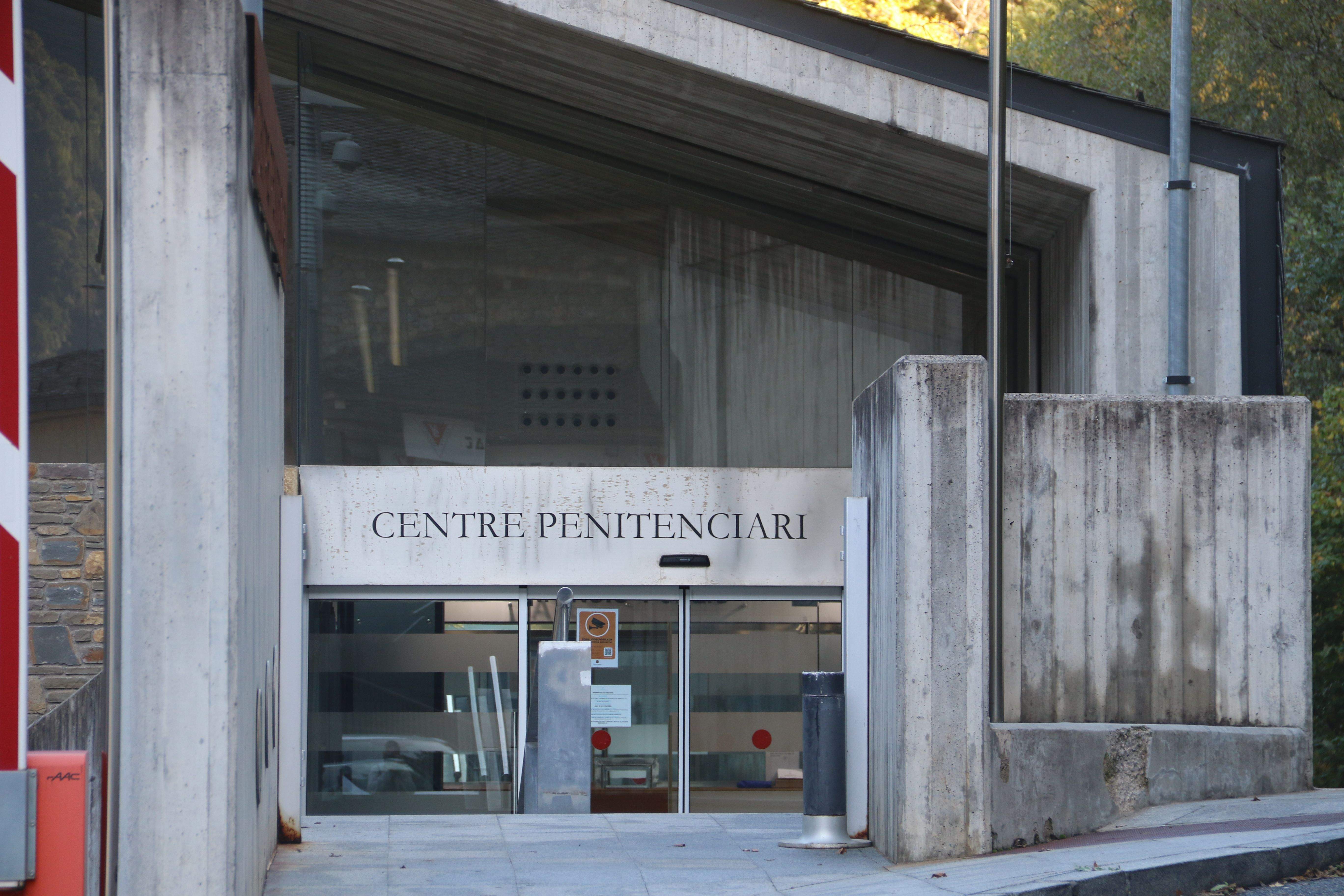 Entrada al centre penitenciari.