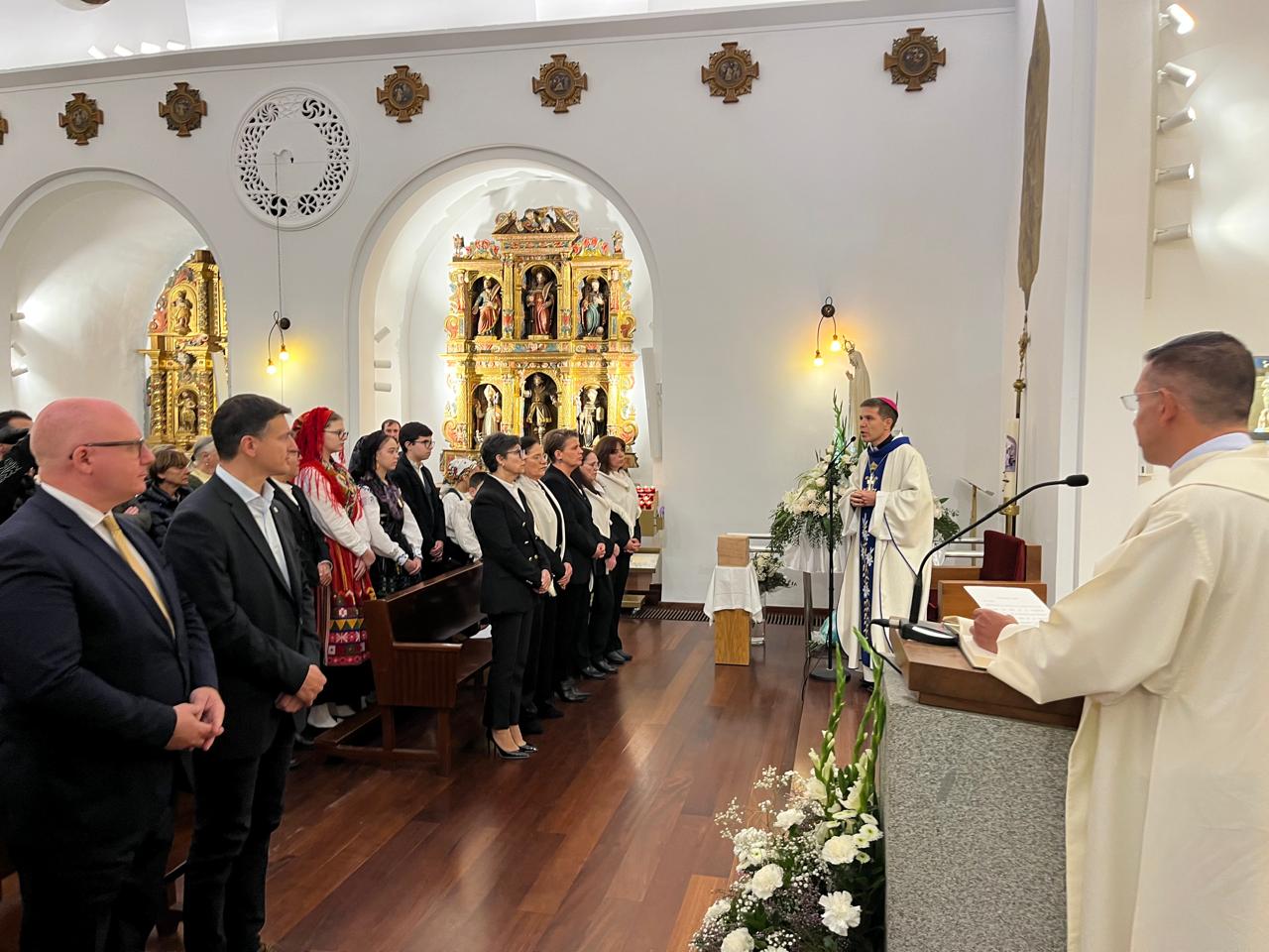 Un moment de la celebració eucarística presidida per Serrano Pentinat.
