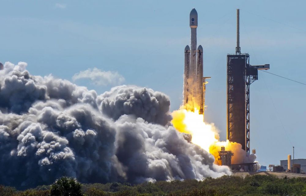 Llançament del Europa Clipper amb un coet Falcon Heavy de SpaceX des del Kennedy Space Center a Florida - Crèdit: SpaceX Llançament del Europa Clipper amb un coet Falcon Heavy de SpaceX des del Kennedy Space Center a Florida - Crèdit: SpaceX