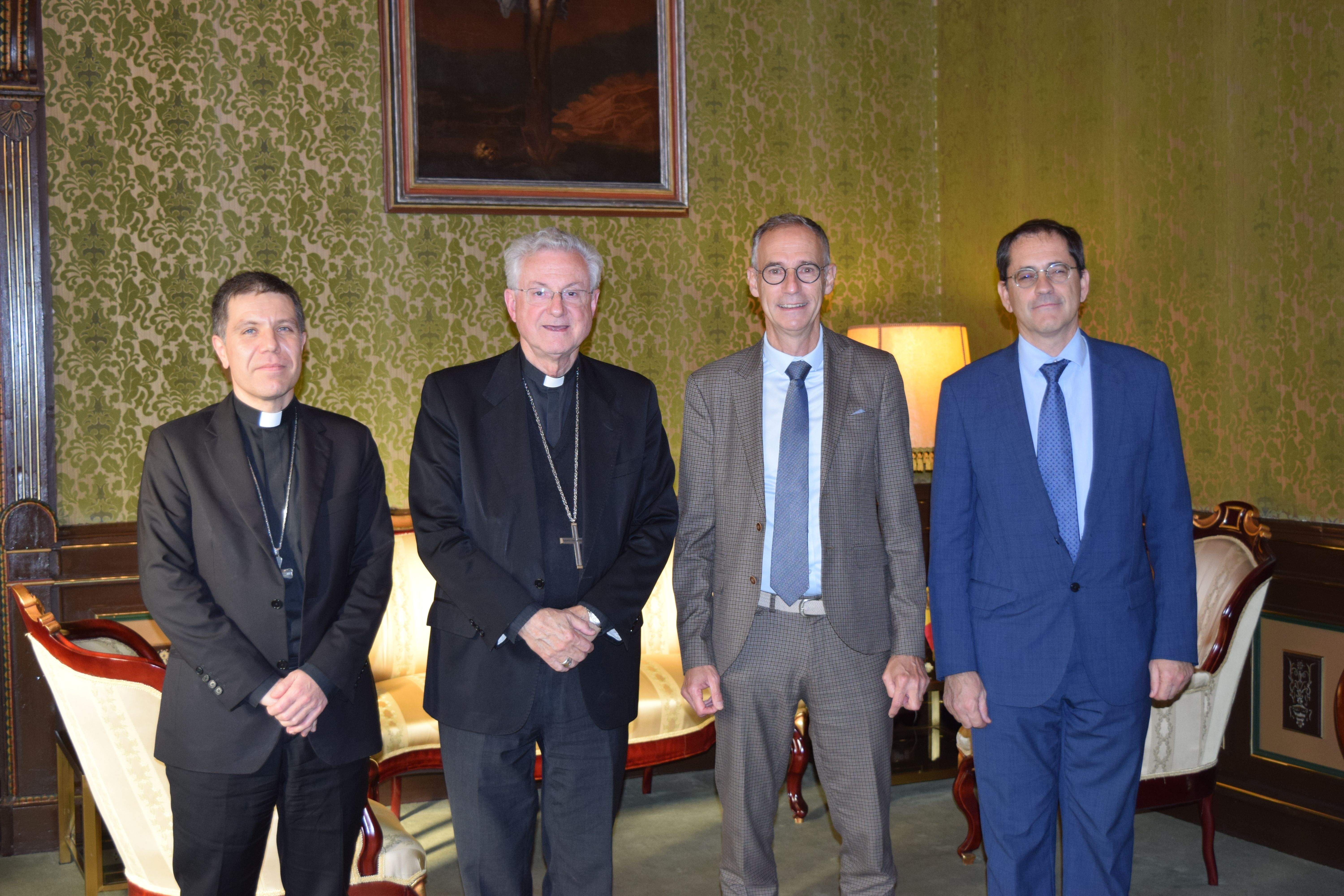 Pere Pastor ha acudit a visitar el Copríncep episcopal, el bisbe coadjutor i el represent de la institució. Pere Pastor ha acudit a visitar el Copríncep episcopal, el bisbe coadjutor i el represent de la institució.